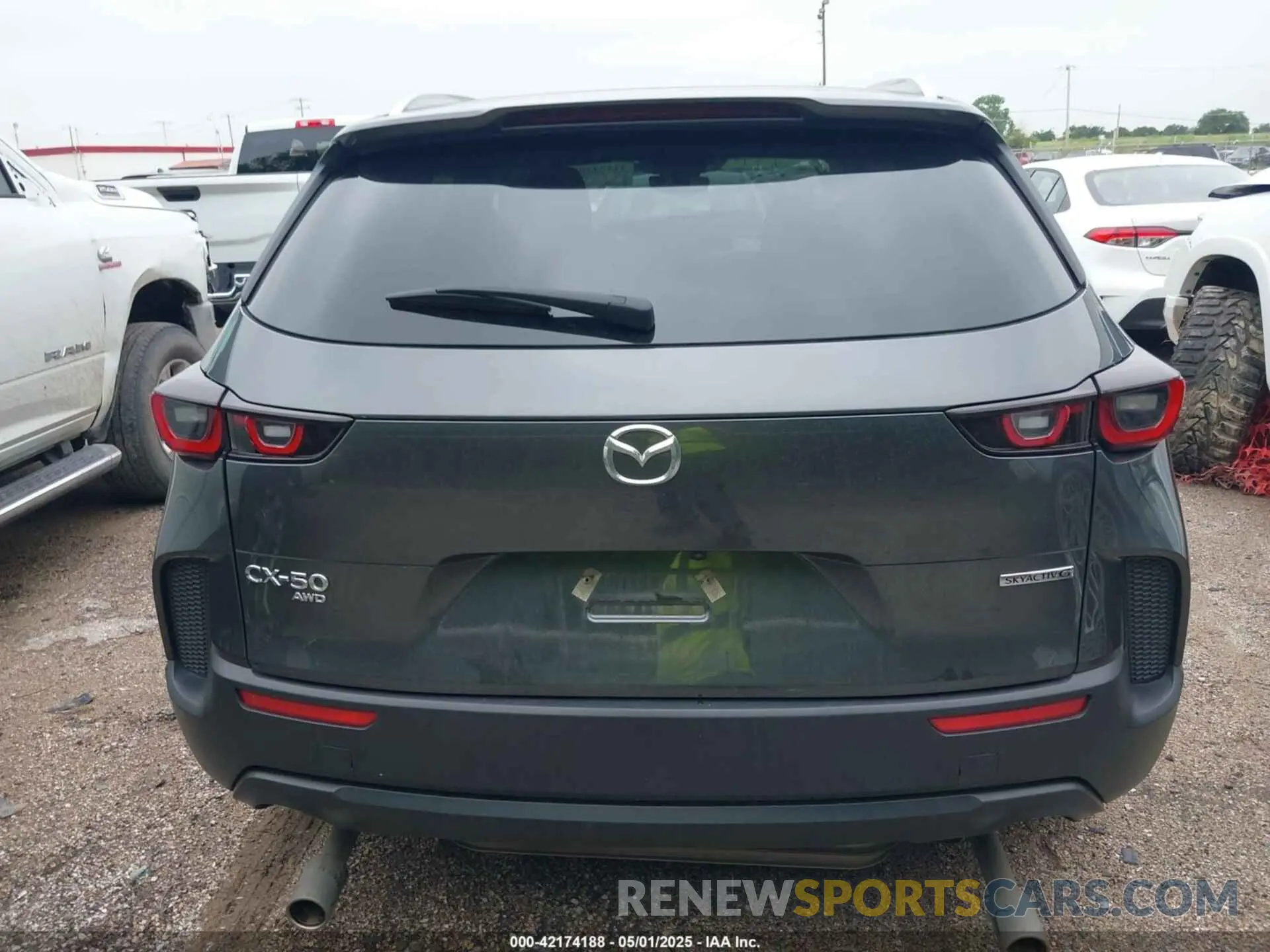 16 Photograph of a damaged car 7MMVABBMXRN183342 MAZDA CX-50 2024