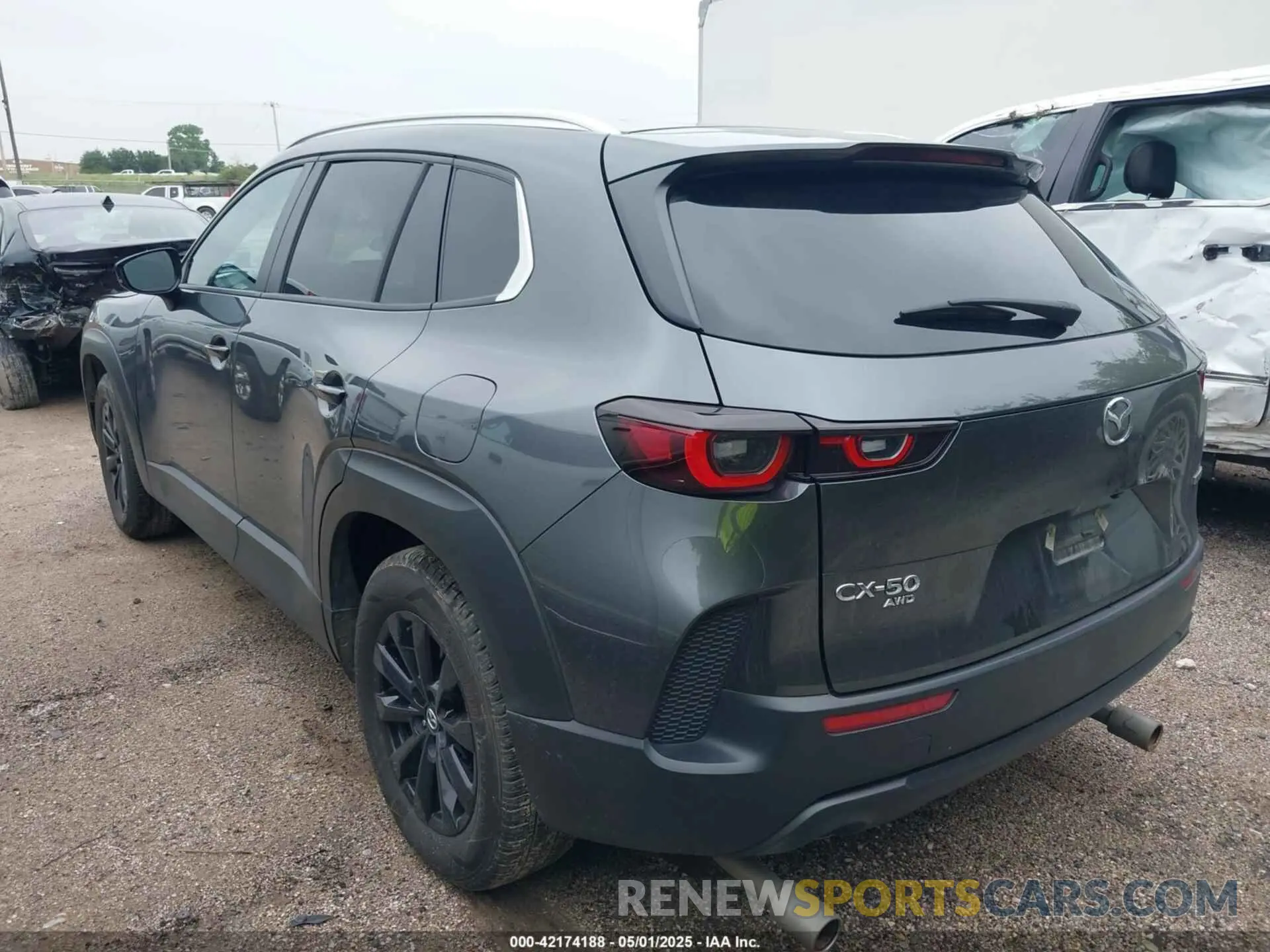 3 Photograph of a damaged car 7MMVABBMXRN183342 MAZDA CX-50 2024