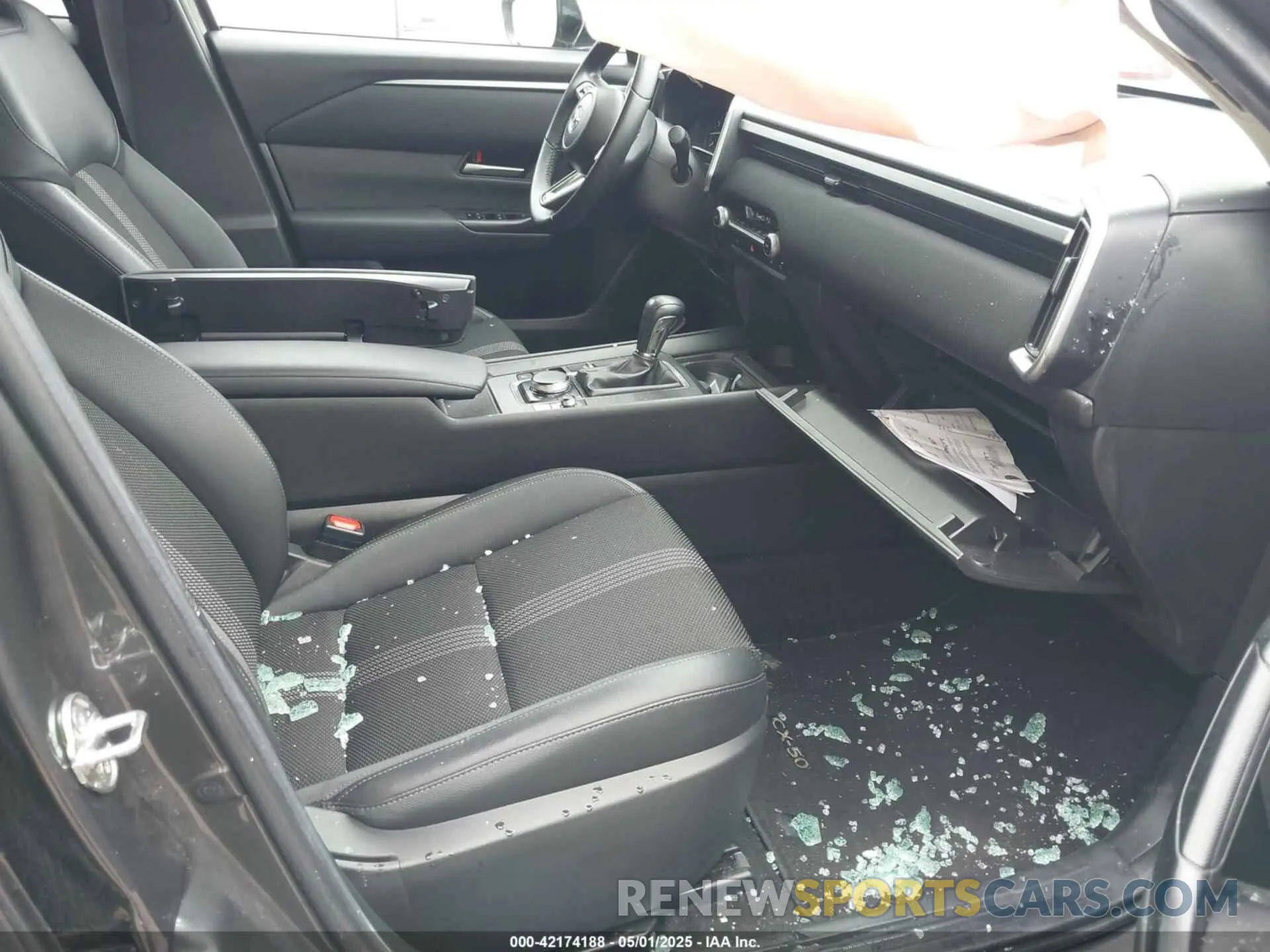5 Photograph of a damaged car 7MMVABBMXRN183342 MAZDA CX-50 2024