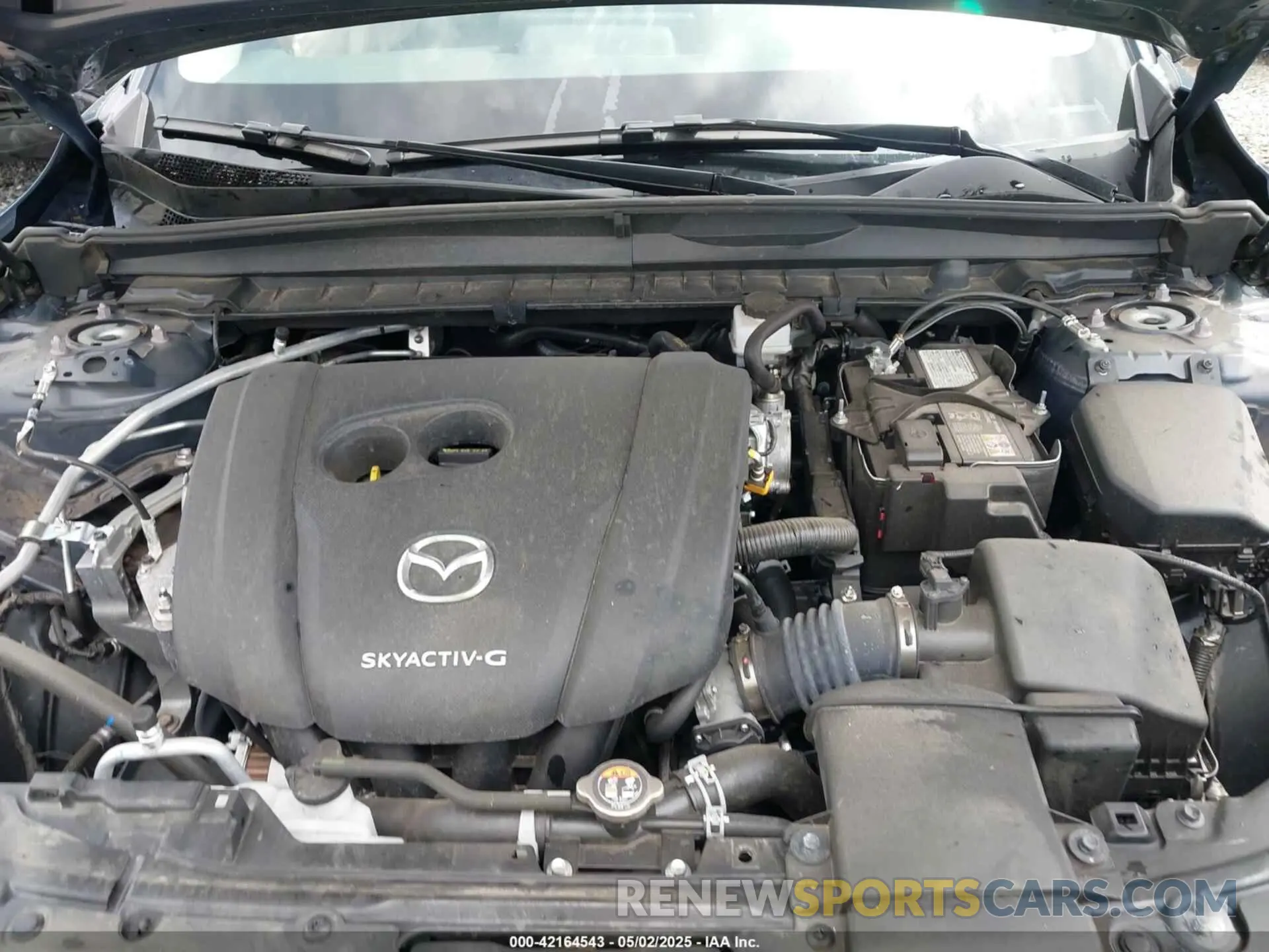 10 Photograph of a damaged car 7MMVABDM1RN187387 MAZDA CX-50 2024
