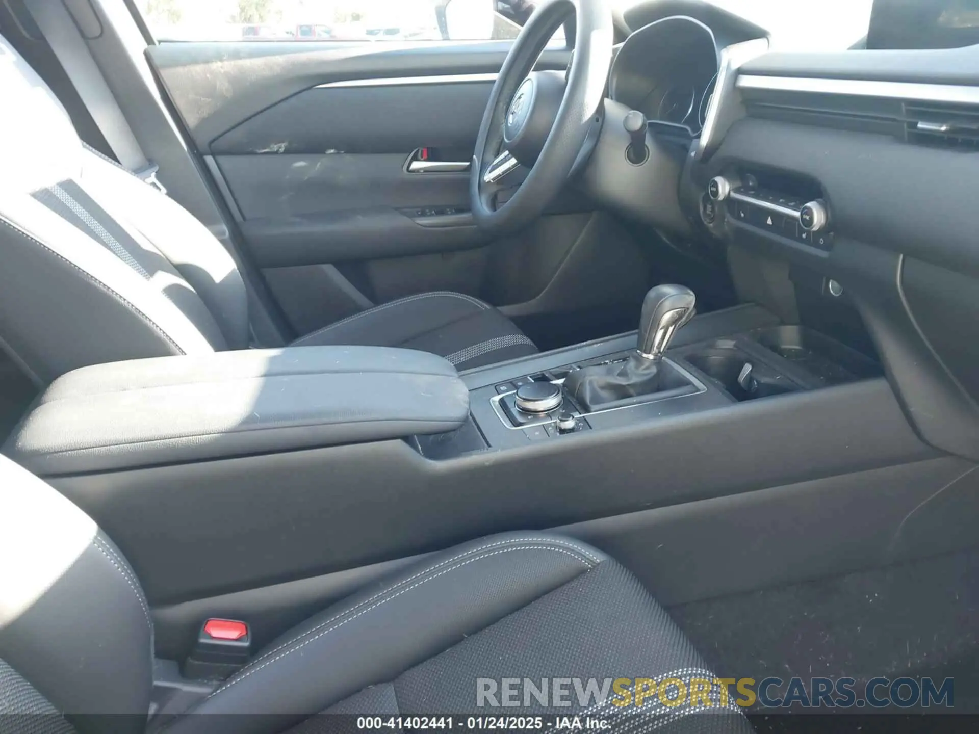 5 Photograph of a damaged car 7MMVABDM1RN203717 MAZDA CX-50 2024