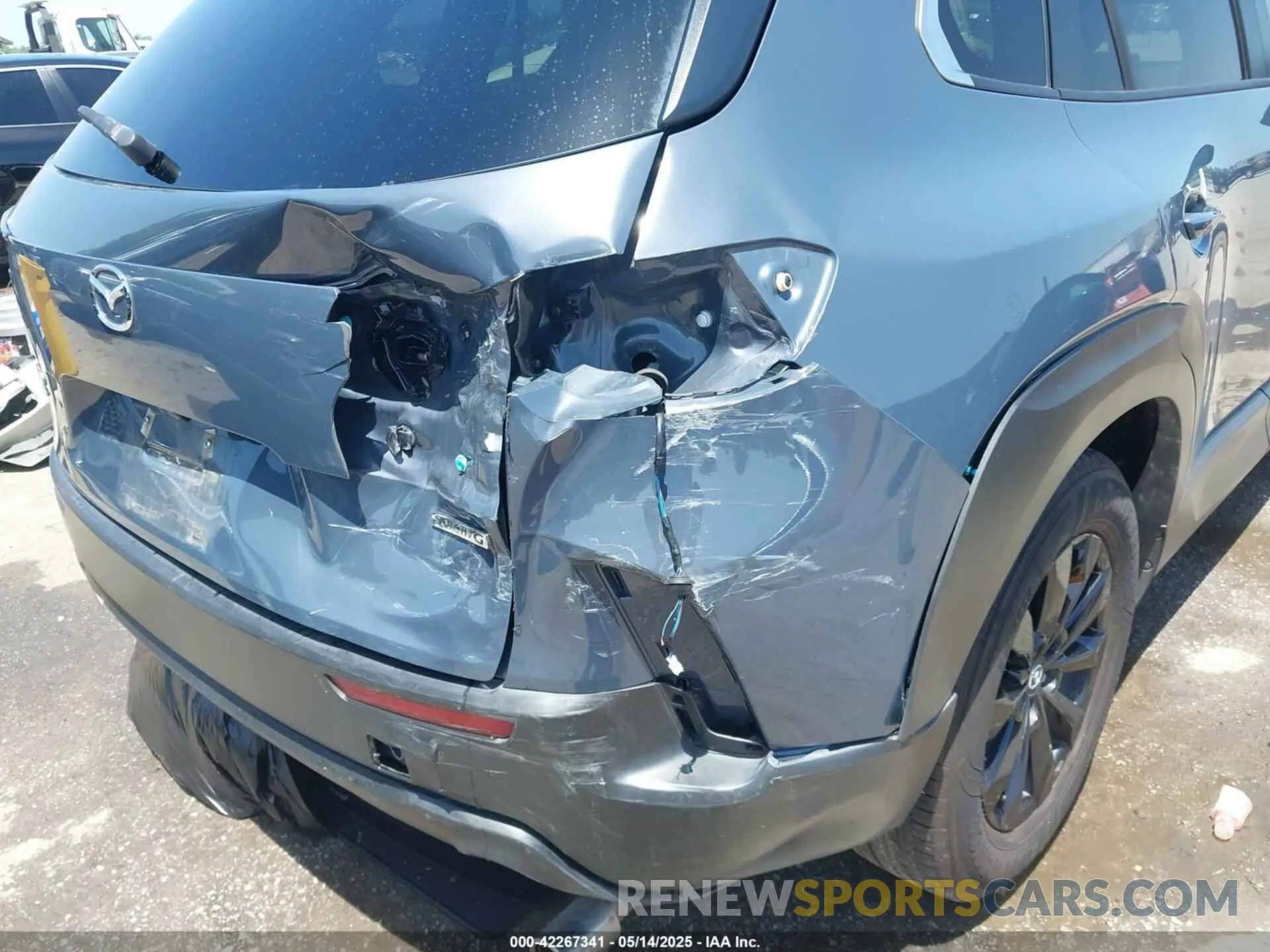 17 Photograph of a damaged car 7MMVABDM3RN196530 MAZDA CX-50 2024