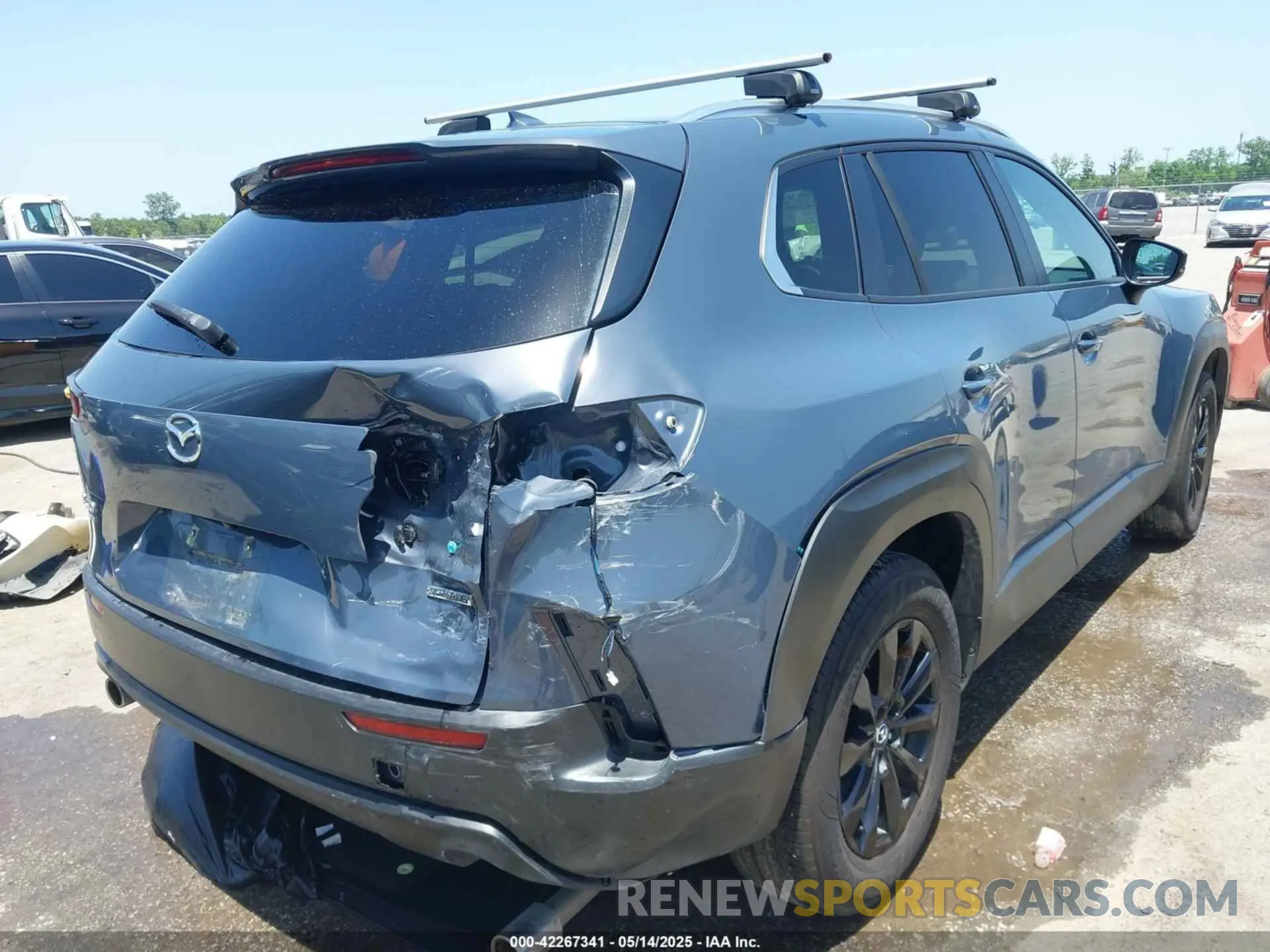 4 Photograph of a damaged car 7MMVABDM3RN196530 MAZDA CX-50 2024