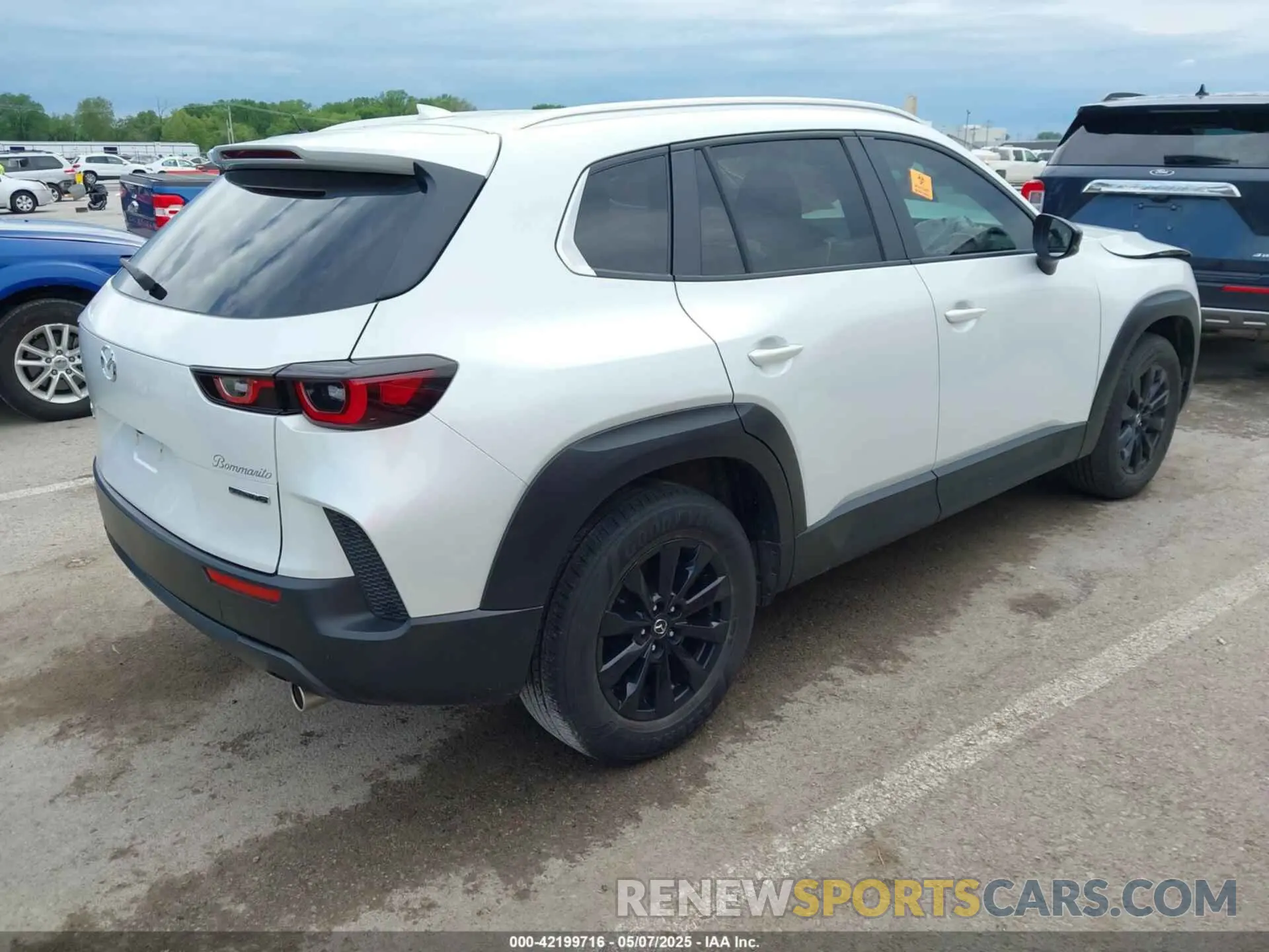 4 Photograph of a damaged car 7MMVABDM5RN191698 MAZDA CX-50 2024