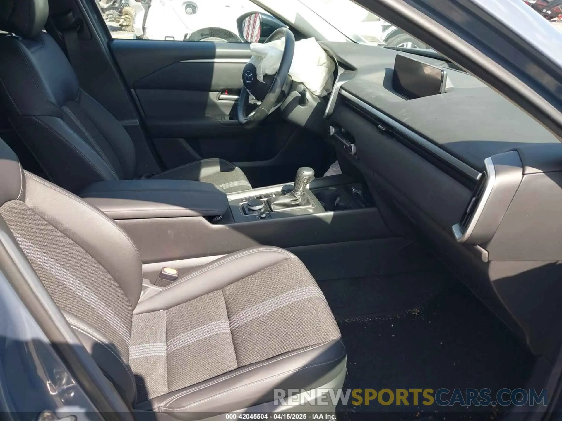5 Photograph of a damaged car 7MMVABDM5RN204336 MAZDA CX-50 2024