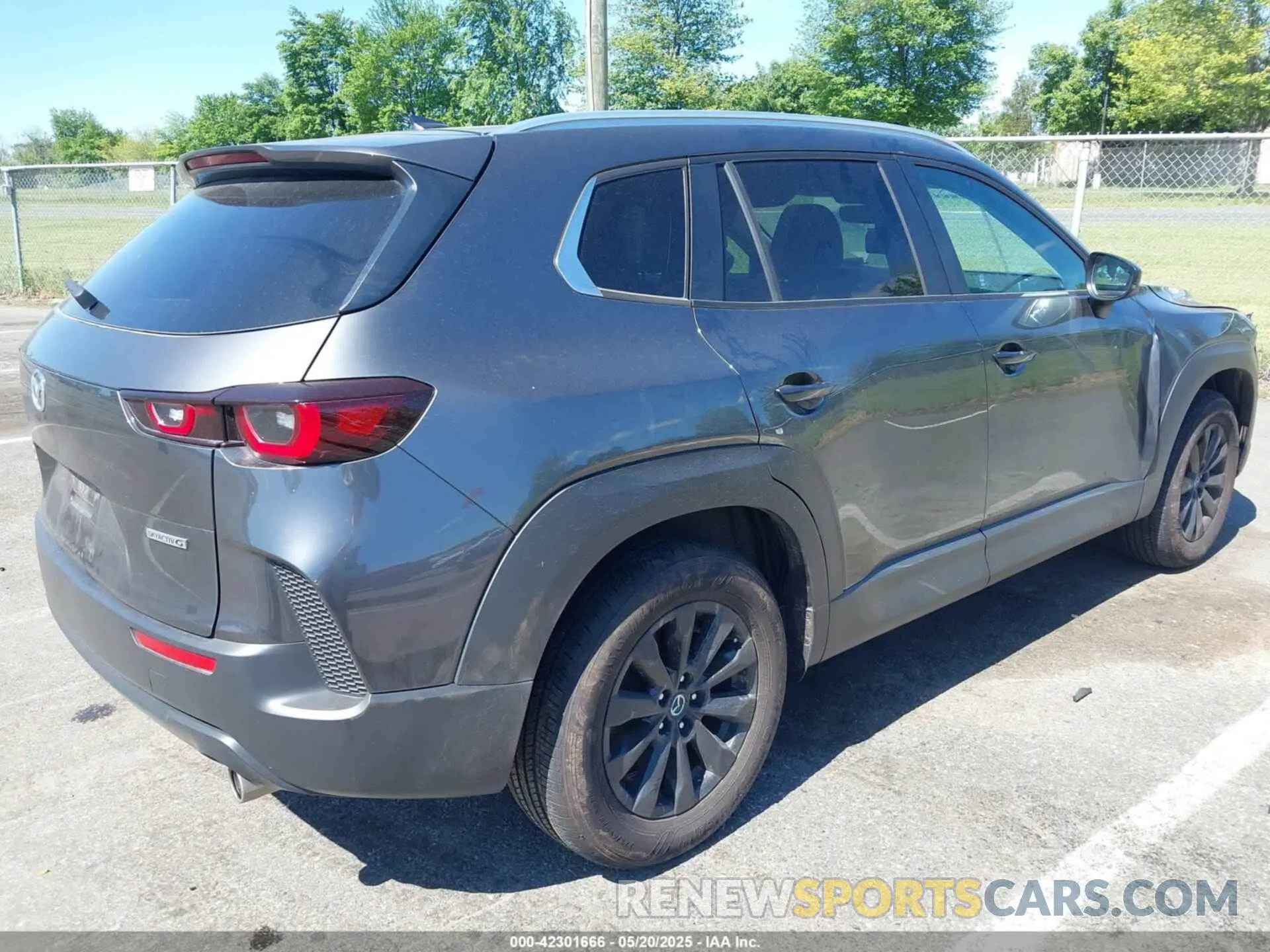 4 Photograph of a damaged car 7MMVABDM5RN234730 MAZDA CX-50 2024