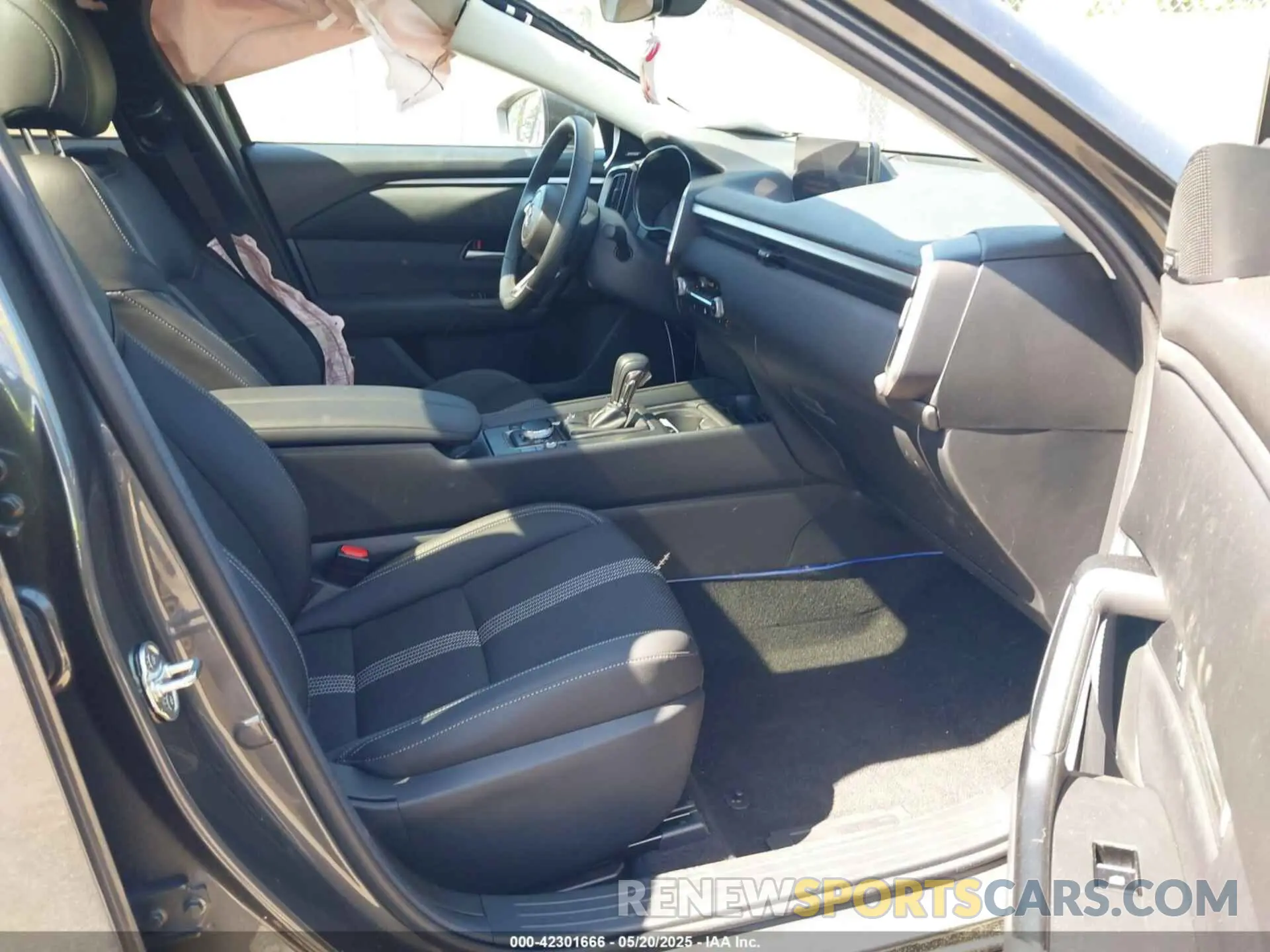 5 Photograph of a damaged car 7MMVABDM5RN234730 MAZDA CX-50 2024