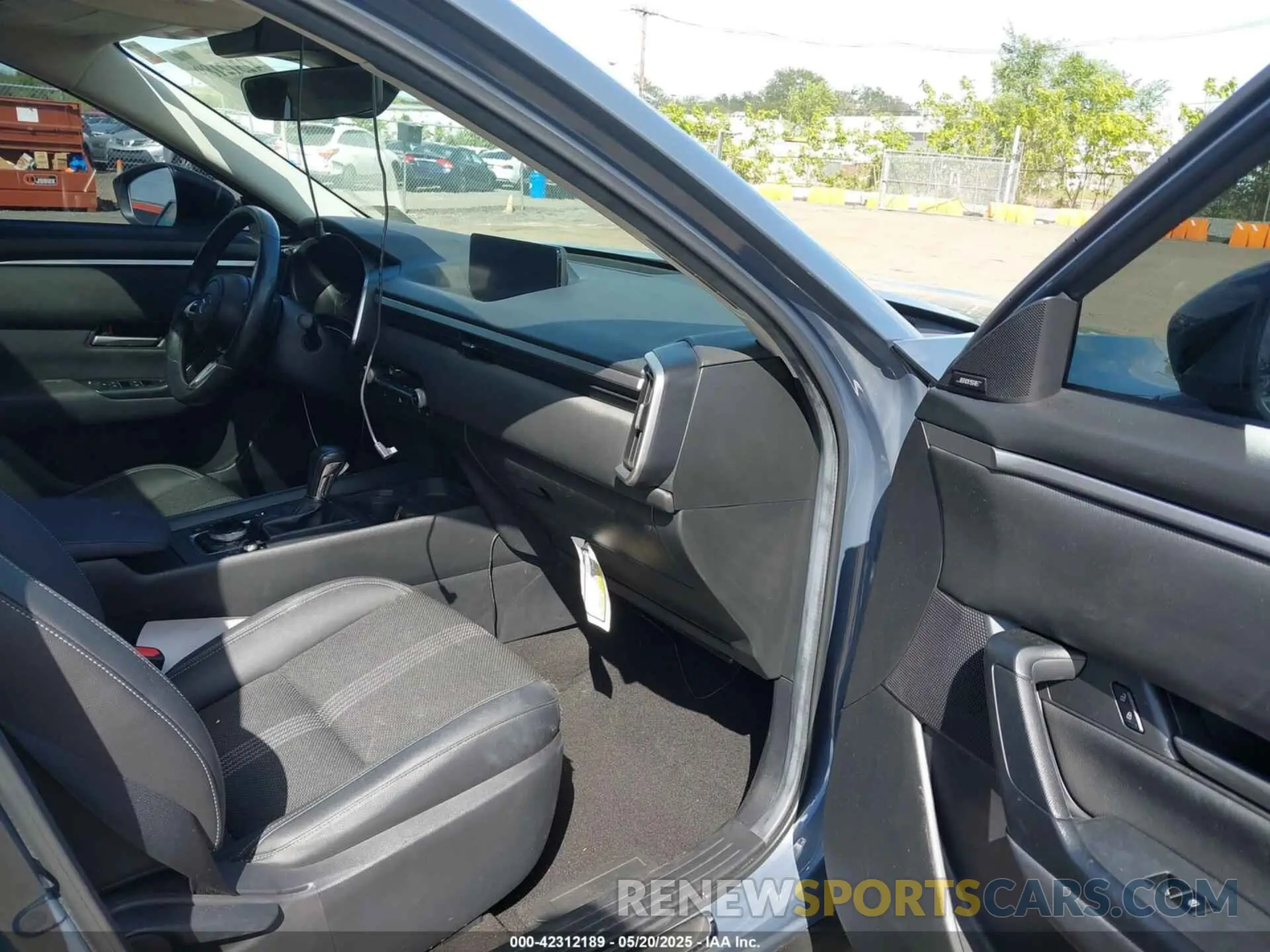 5 Photograph of a damaged car 7MMVABDM7RN160582 MAZDA CX-50 2024