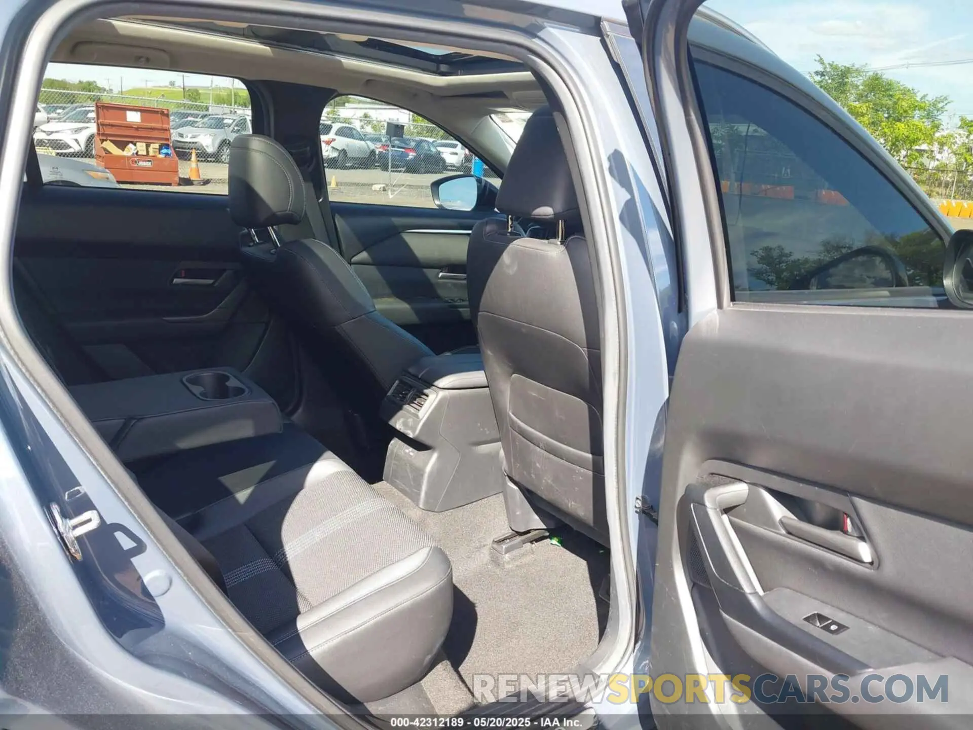 8 Photograph of a damaged car 7MMVABDM7RN160582 MAZDA CX-50 2024