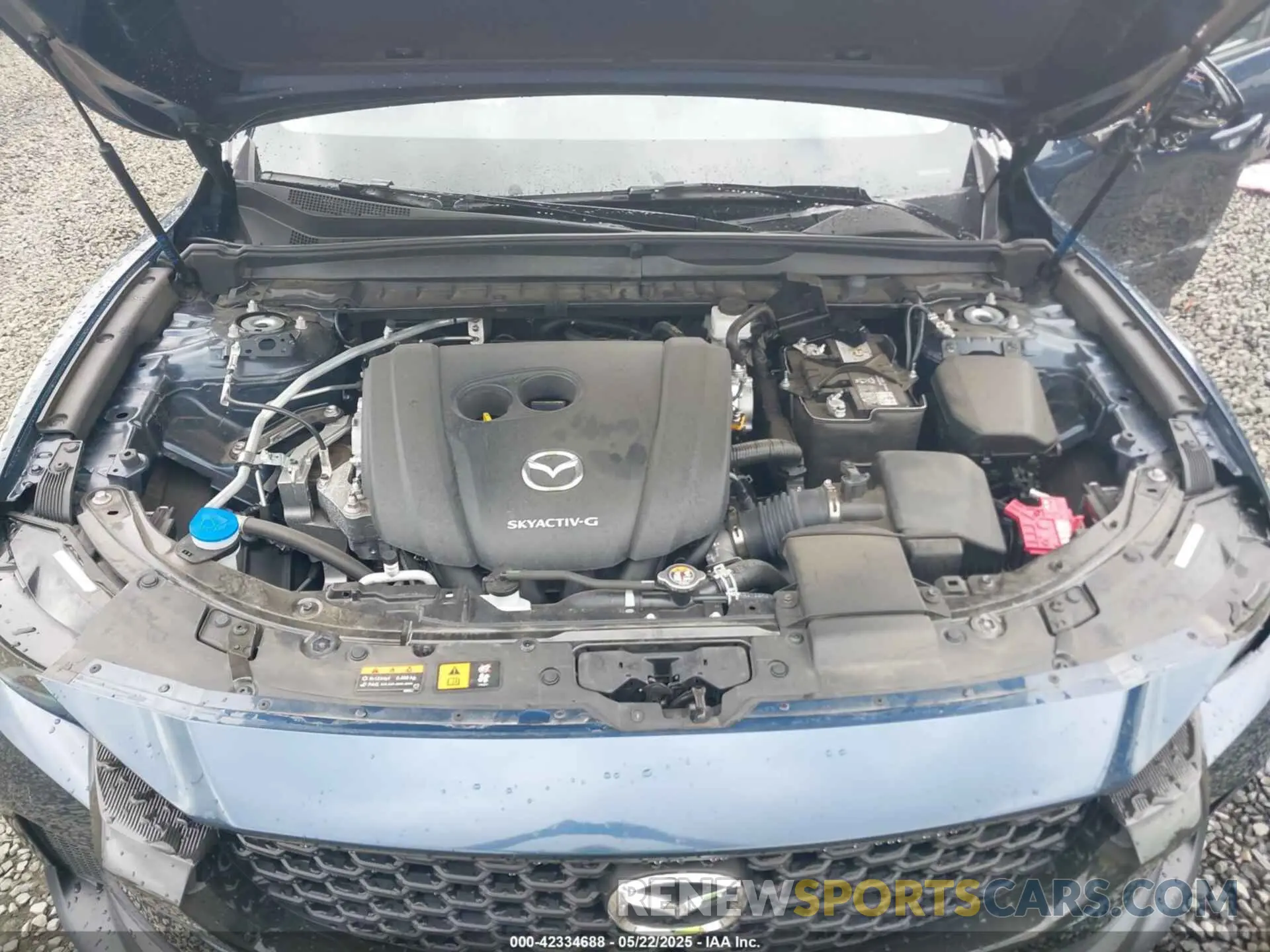 10 Photograph of a damaged car 7MMVABDM7RN187975 MAZDA CX-50 2024