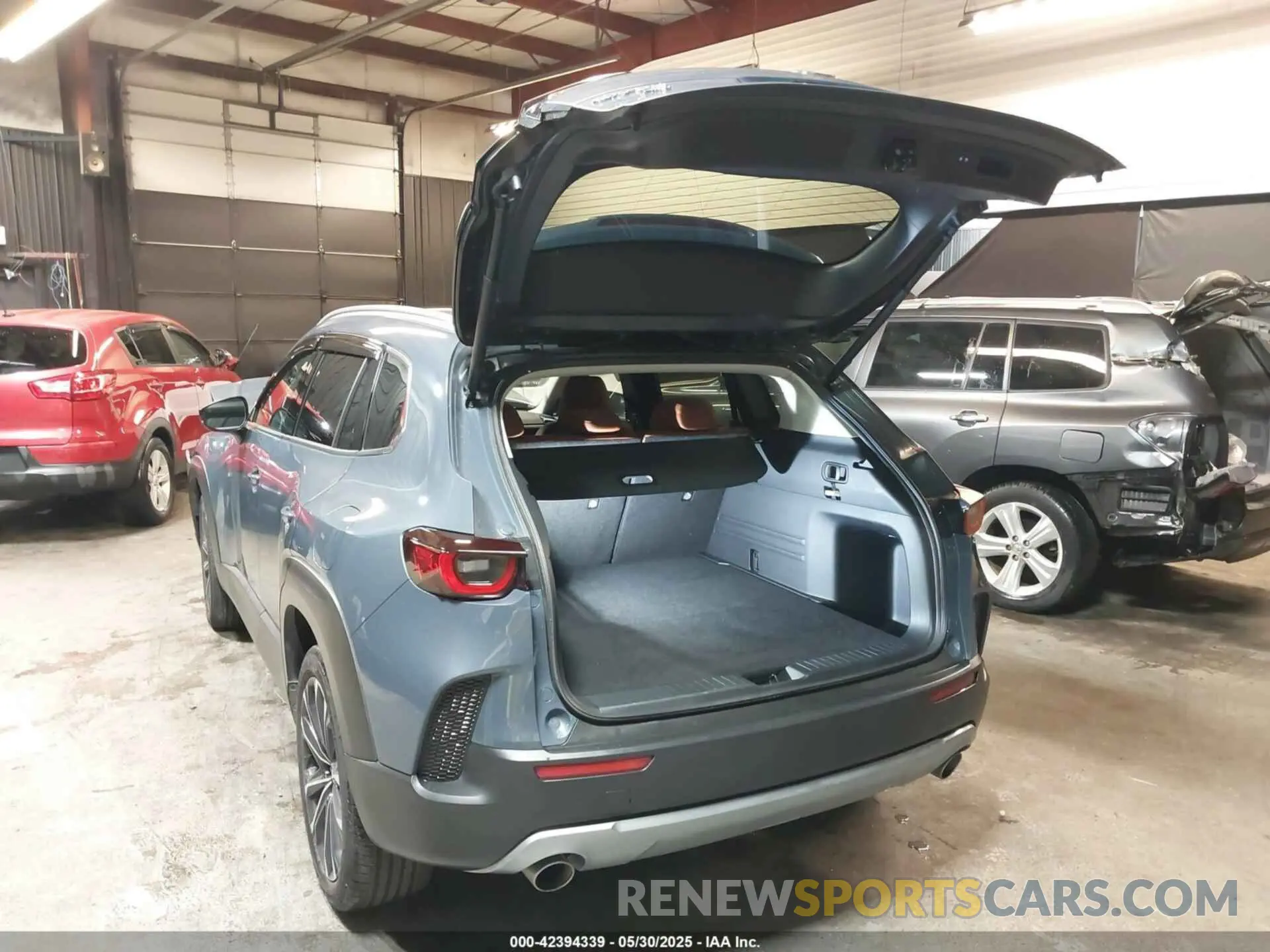3 Photograph of a damaged car 7MMVABDY4RN179707 MAZDA CX-50 2024