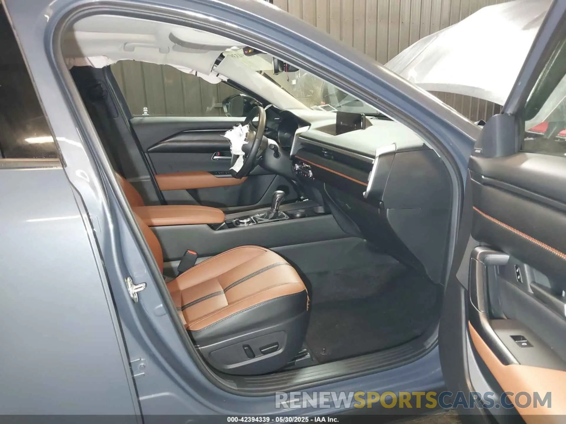 5 Photograph of a damaged car 7MMVABDY4RN179707 MAZDA CX-50 2024