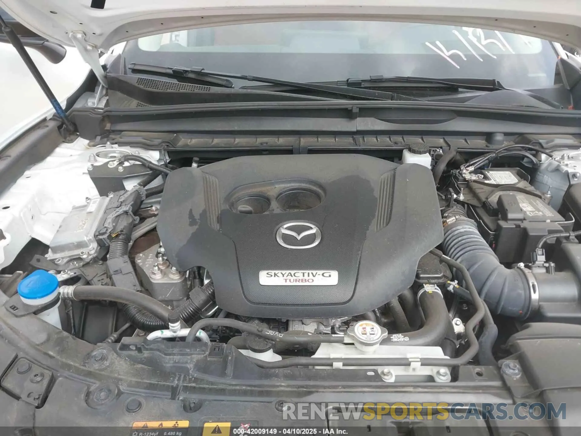 10 Photograph of a damaged car 7MMVABDY8RN209081 MAZDA CX-50 2024