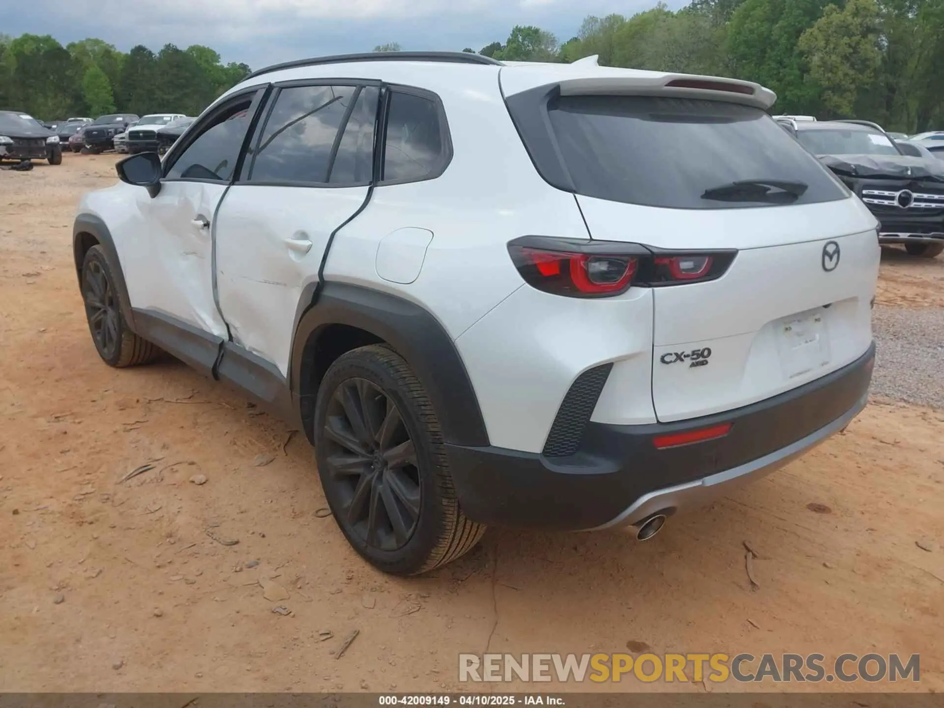 3 Photograph of a damaged car 7MMVABDY8RN209081 MAZDA CX-50 2024