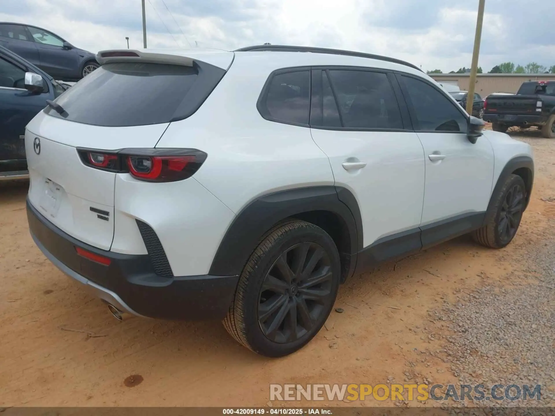 4 Photograph of a damaged car 7MMVABDY8RN209081 MAZDA CX-50 2024