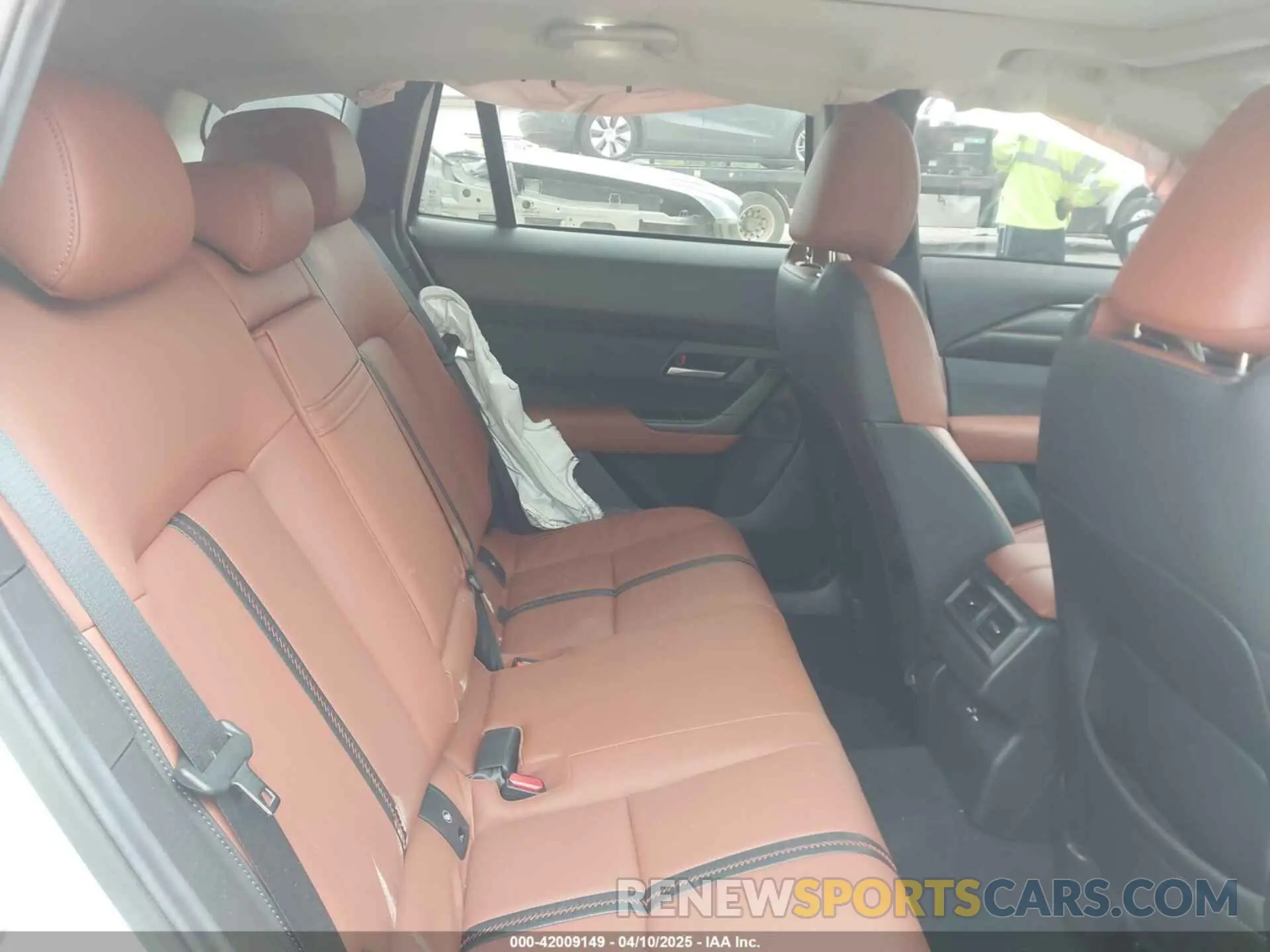8 Photograph of a damaged car 7MMVABDY8RN209081 MAZDA CX-50 2024