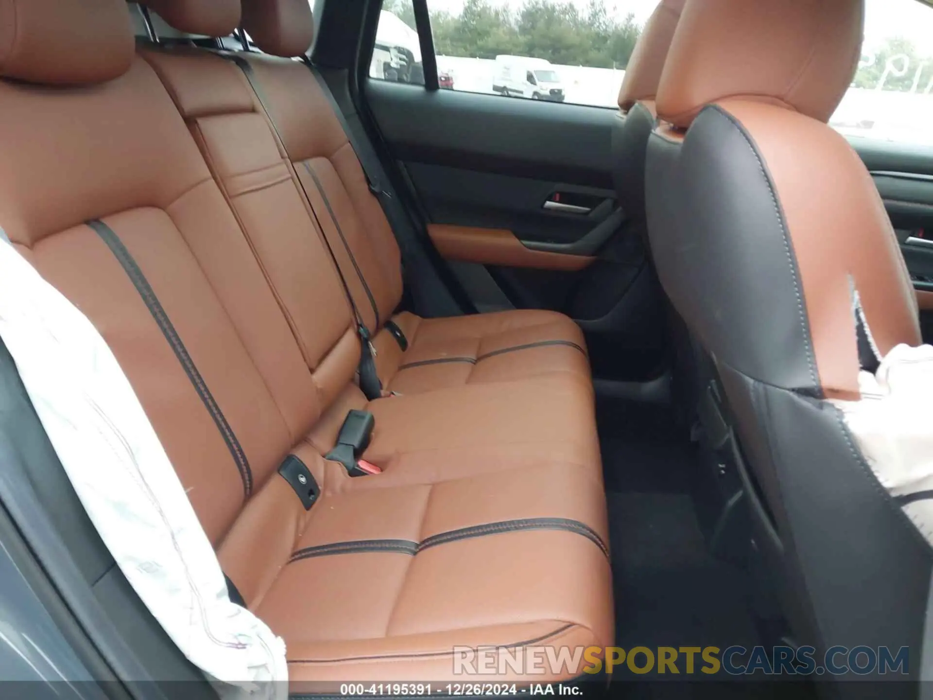 8 Photograph of a damaged car 7MMVABDY8RN234014 MAZDA CX-50 2024