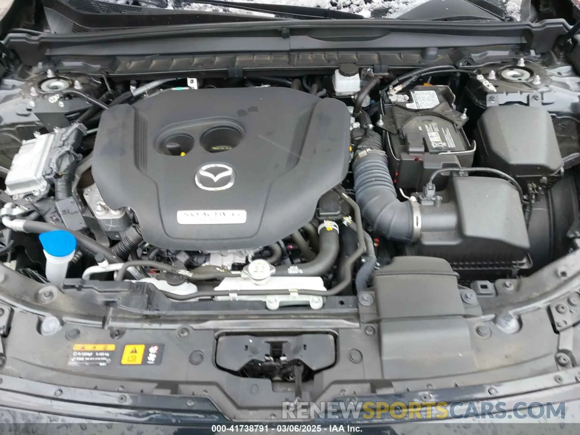 10 Photograph of a damaged car 7MMVABDYXRN180263 MAZDA CX-50 2024