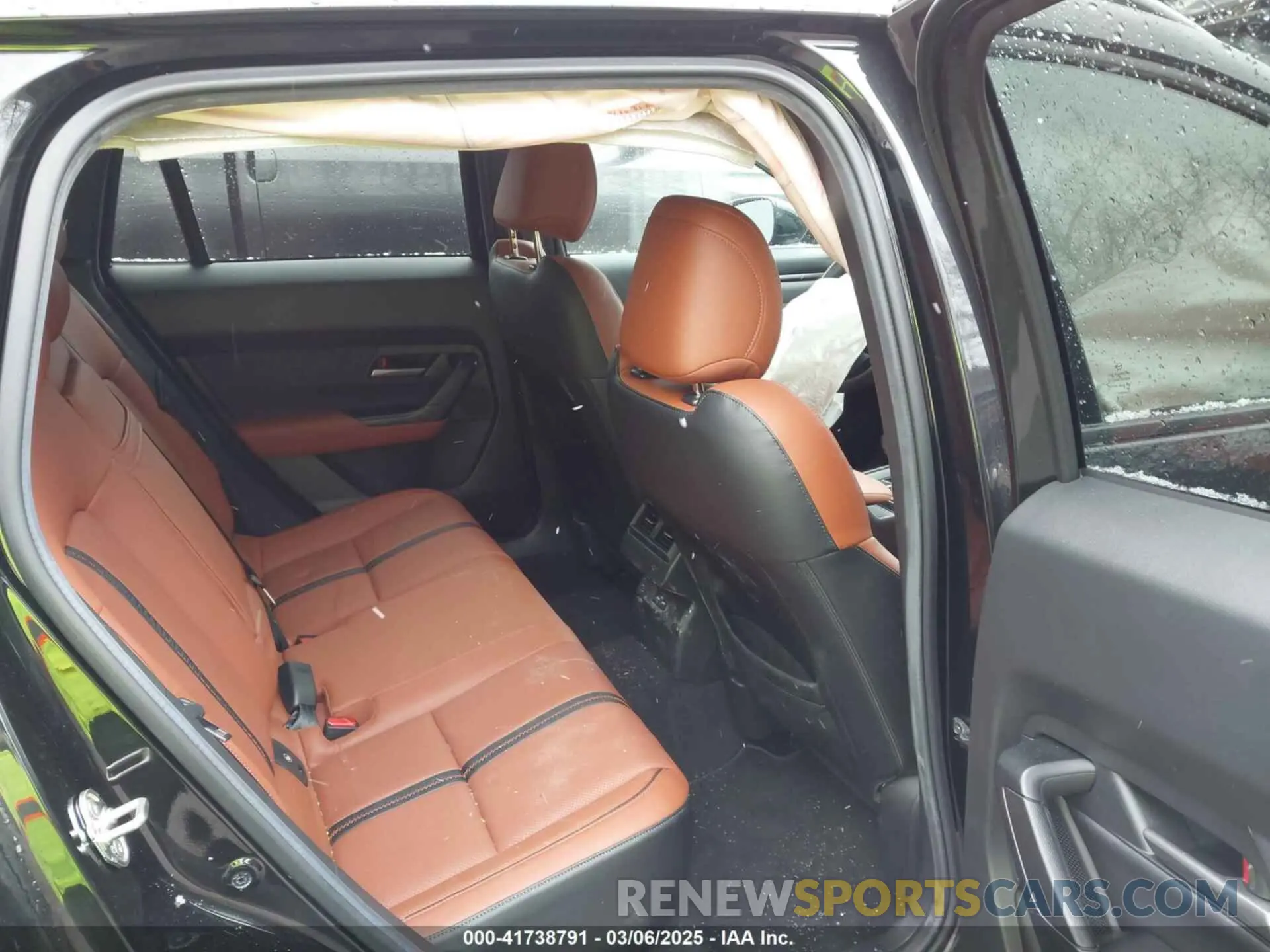 8 Photograph of a damaged car 7MMVABDYXRN180263 MAZDA CX-50 2024
