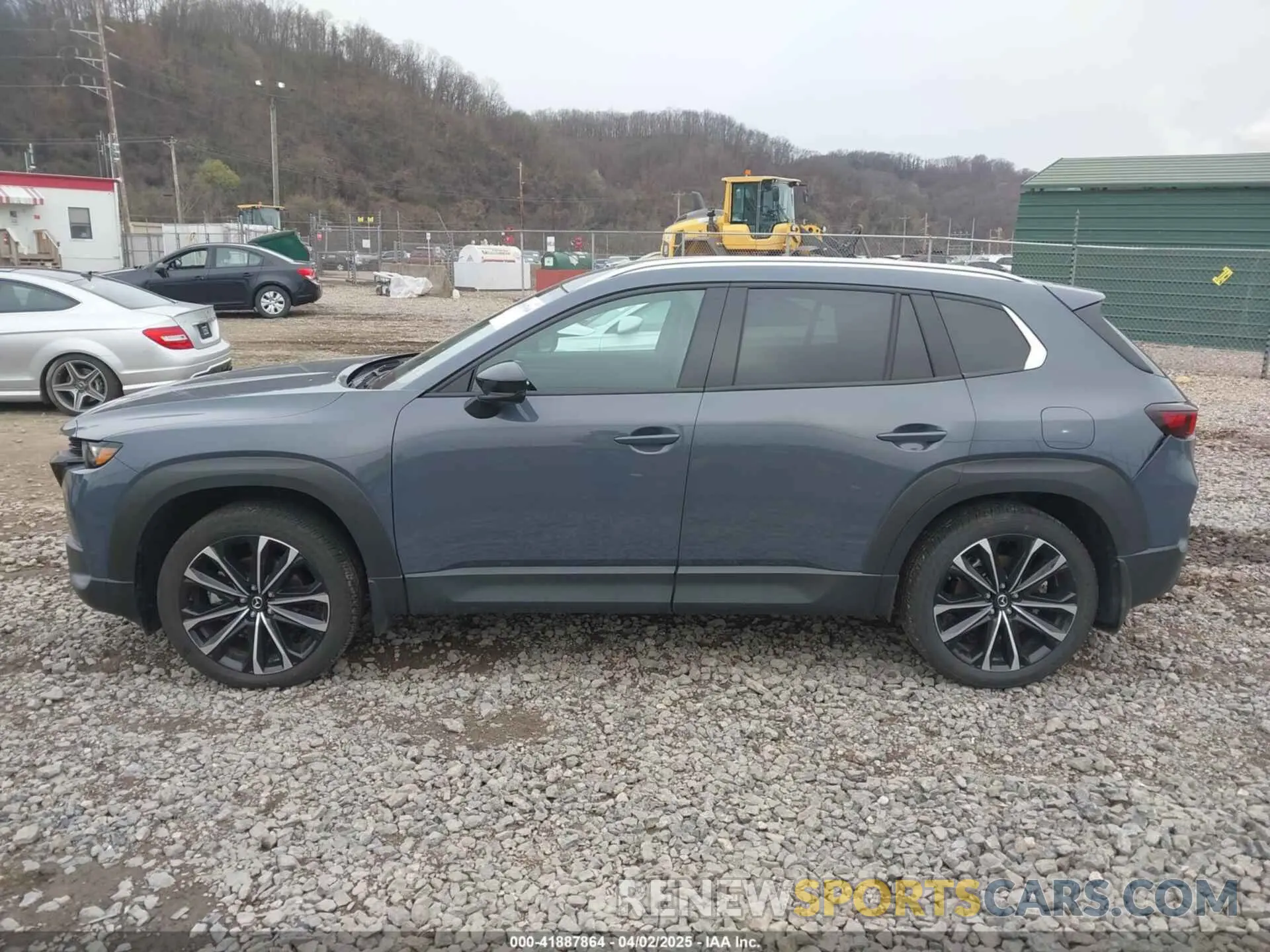 14 Photograph of a damaged car 7MMVABEMXRN240926 MAZDA CX-50 2024