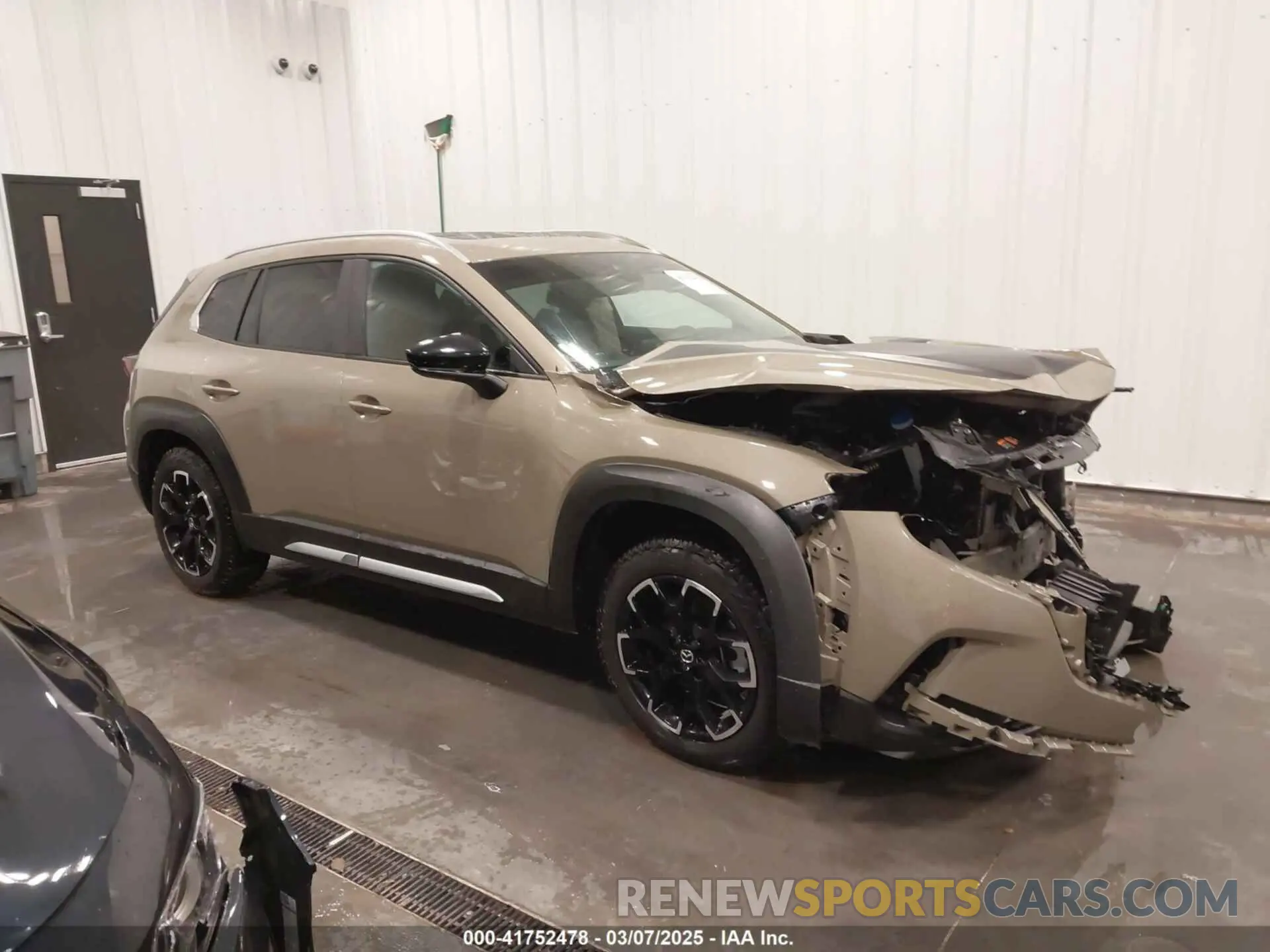 1 Photograph of a damaged car 7MMVABXY4RN181596 MAZDA CX-50 2024
