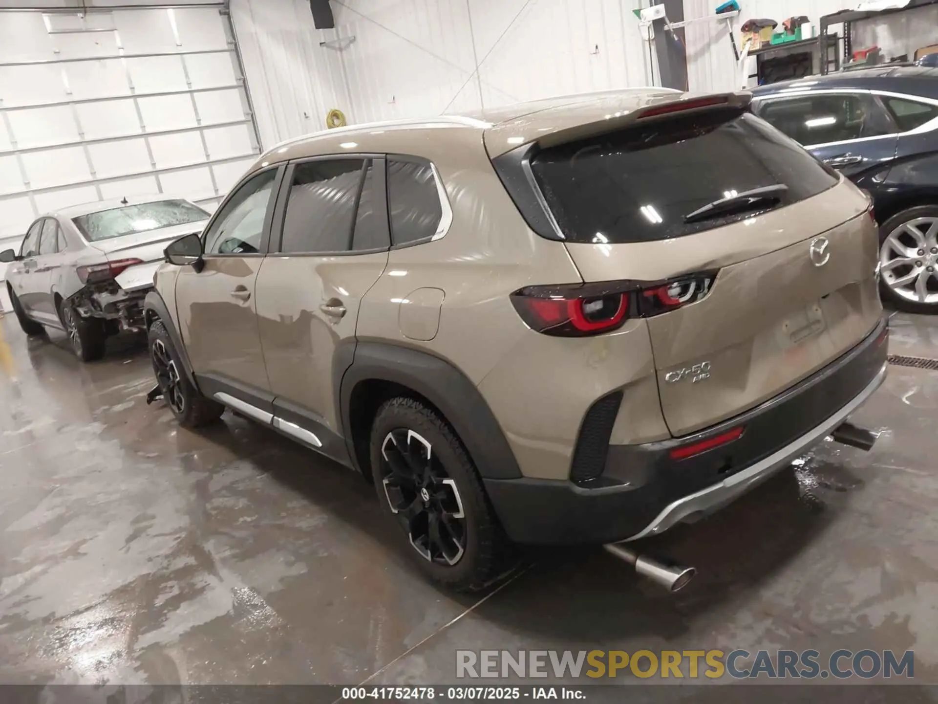 3 Photograph of a damaged car 7MMVABXY4RN181596 MAZDA CX-50 2024