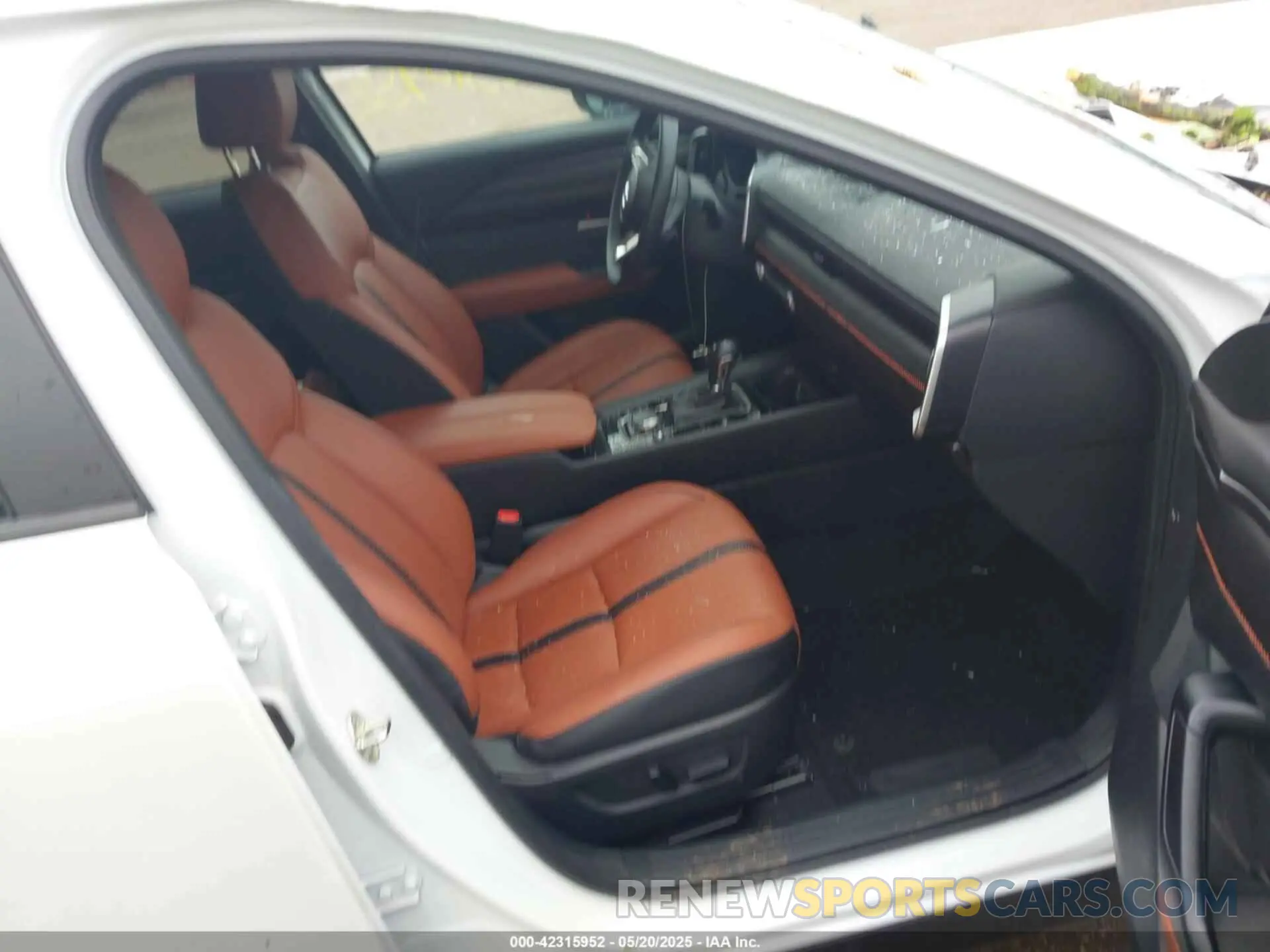 5 Photograph of a damaged car 7MMVABXY5RN179095 MAZDA CX-50 2024