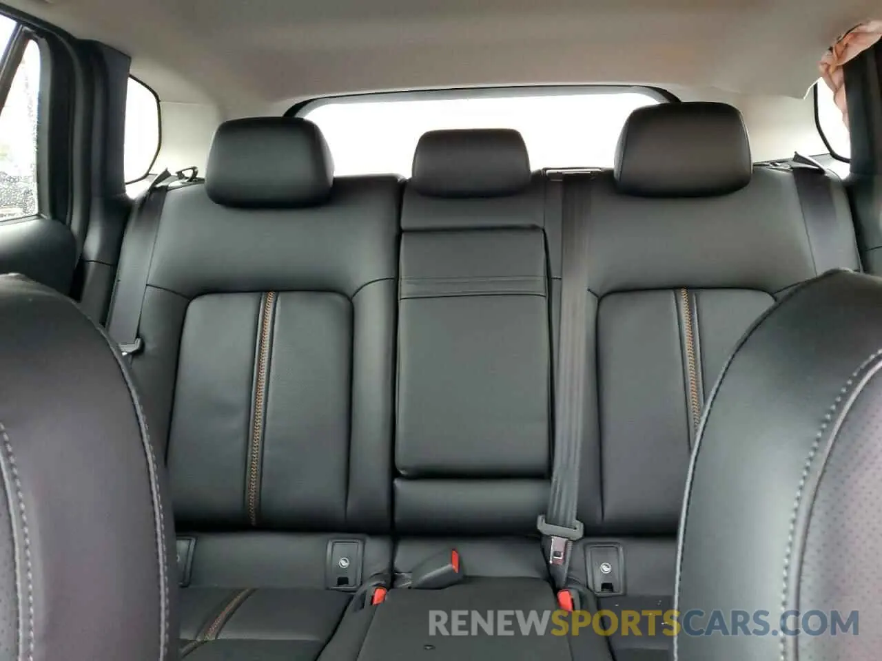 10 Photograph of a damaged car 7MMVAADW9SN113992 MAZDA CX-50 2025