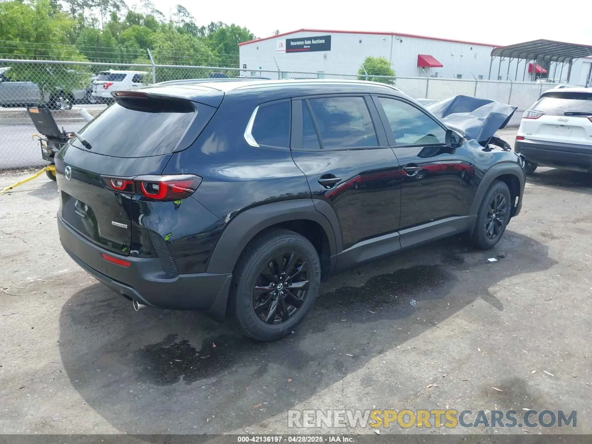 4 Photograph of a damaged car 7MMVABAMXSN326118 MAZDA CX-50 2025