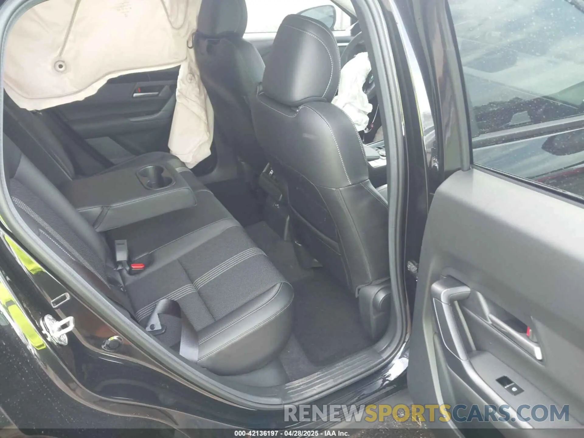 8 Photograph of a damaged car 7MMVABAMXSN326118 MAZDA CX-50 2025