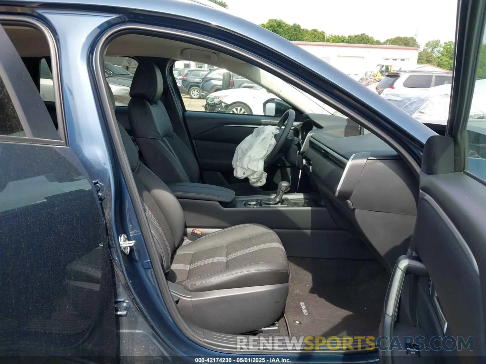 5 Photograph of a damaged car 7MMVABBM1SN346708 MAZDA CX-50 2025