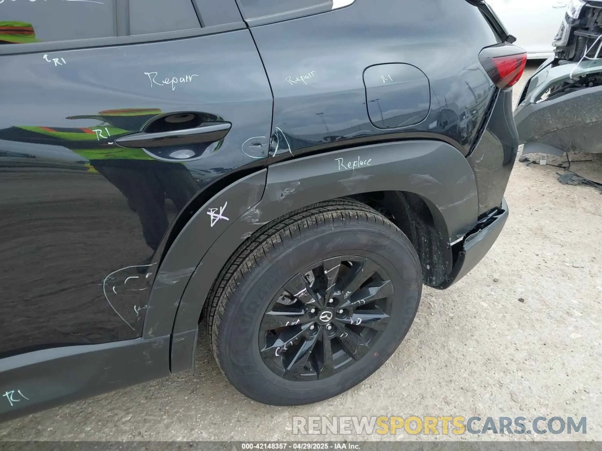 18 Photograph of a damaged car 7MMVABBM7SN341657 MAZDA CX-50 2025
