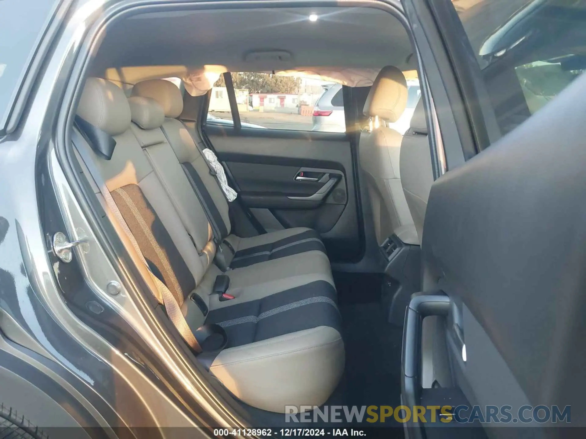 8 Photograph of a damaged car 7MMVABBMXSN320494 MAZDA CX-50 2025