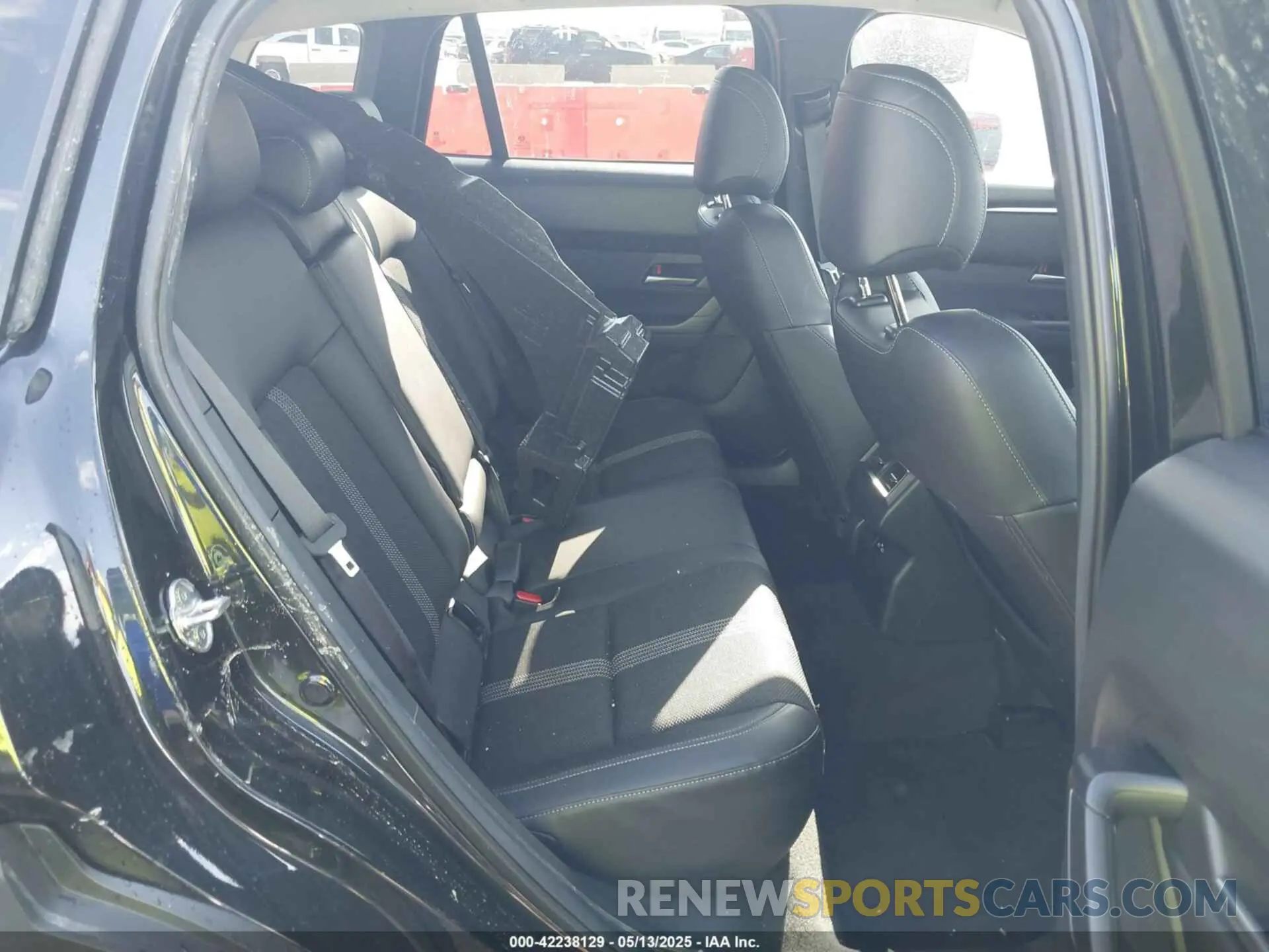 8 Photograph of a damaged car 7MMVABBMXSN337974 MAZDA CX-50 2025
