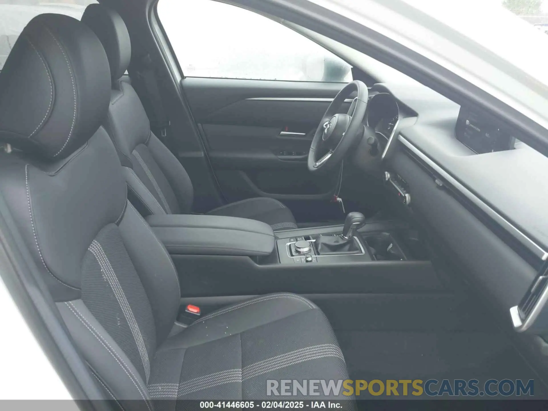 5 Photograph of a damaged car 7MMVABDM1SN308912 MAZDA CX-50 2025