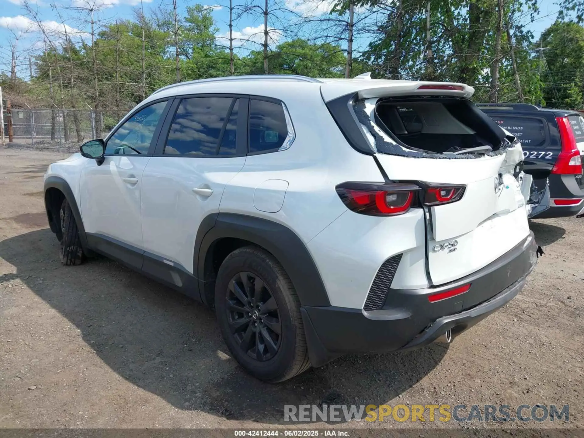 3 Photograph of a damaged car 7MMVABDM1SN331834 MAZDA CX-50 2025