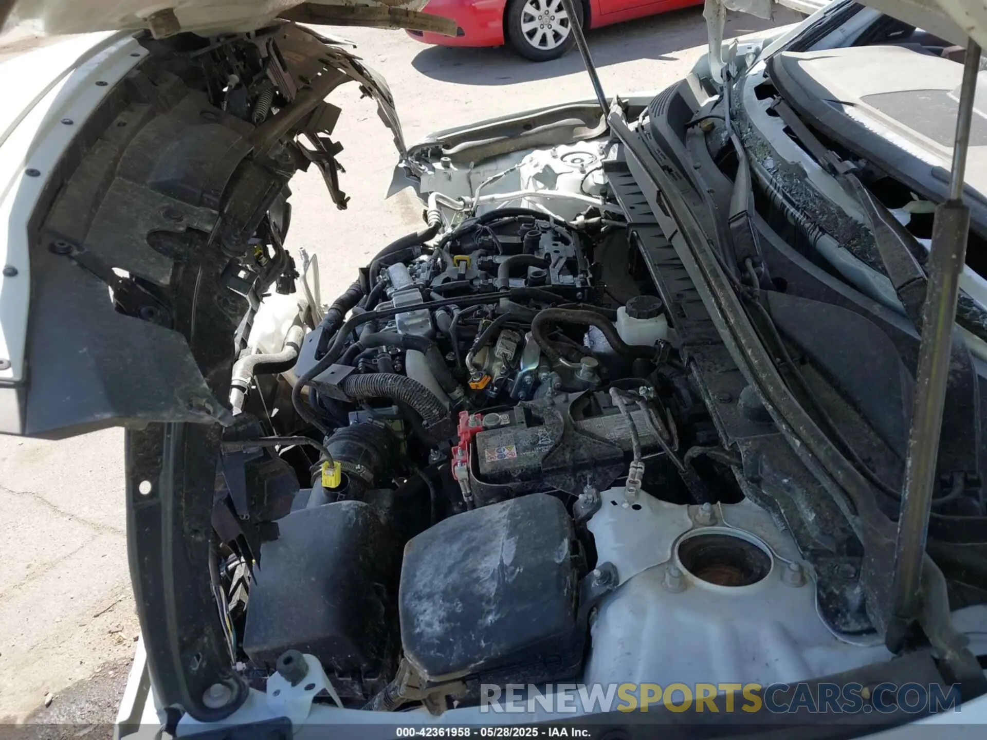 10 Photograph of a damaged car 7MMVABDM3SN310547 MAZDA CX-50 2025
