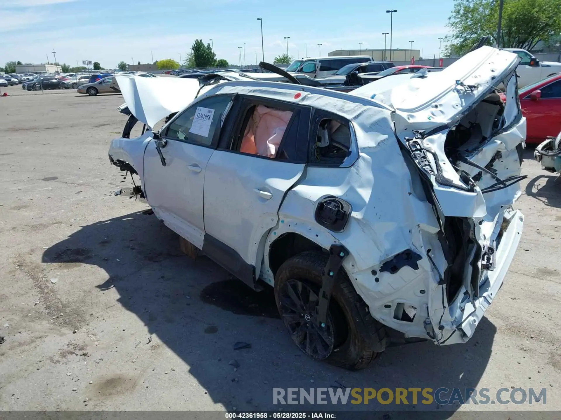3 Photograph of a damaged car 7MMVABDM3SN310547 MAZDA CX-50 2025