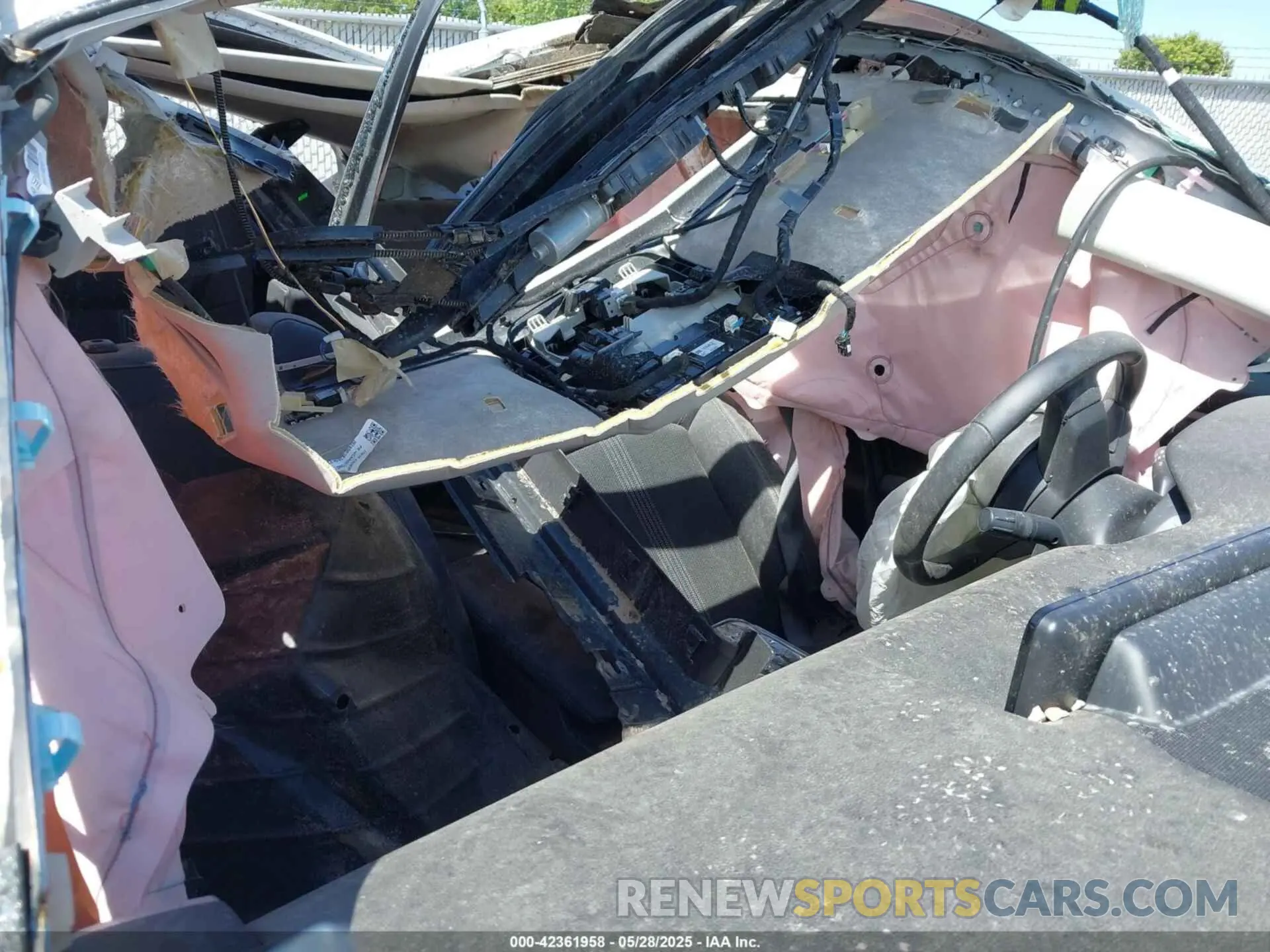5 Photograph of a damaged car 7MMVABDM3SN310547 MAZDA CX-50 2025
