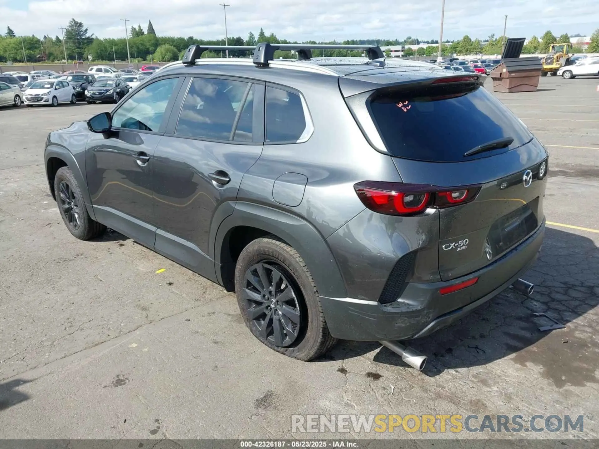 3 Photograph of a damaged car 7MMVABDM3SN313271 MAZDA CX-50 2025