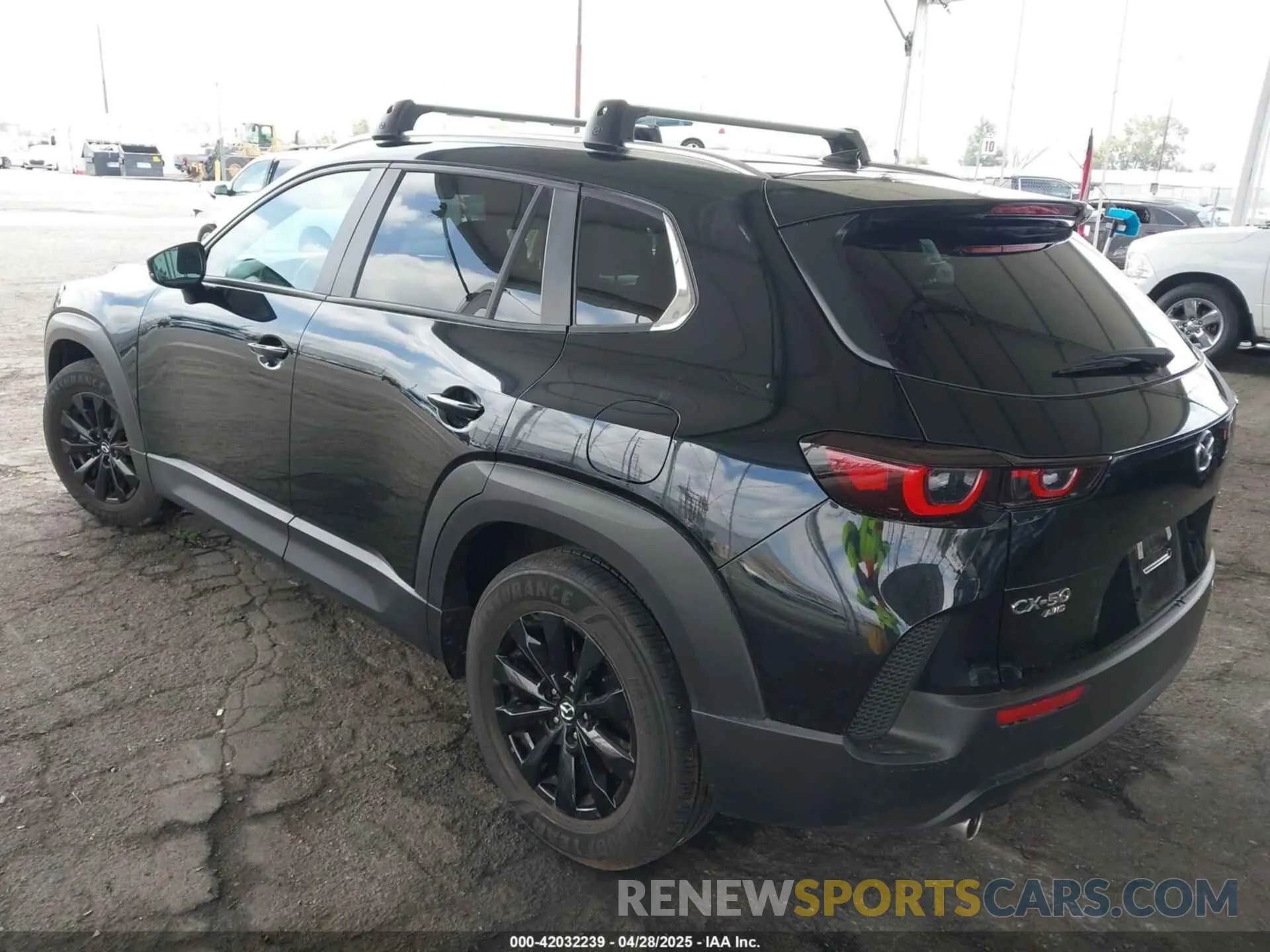 3 Photograph of a damaged car 7MMVABDM7SN316027 MAZDA CX-50 2025