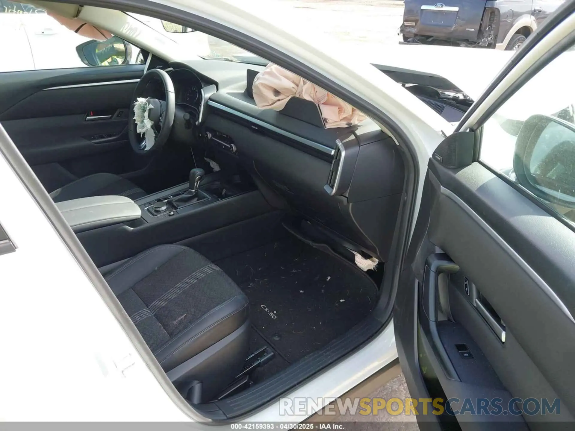 5 Photograph of a damaged car 7MMVABDM8SN335119 MAZDA CX-50 2025