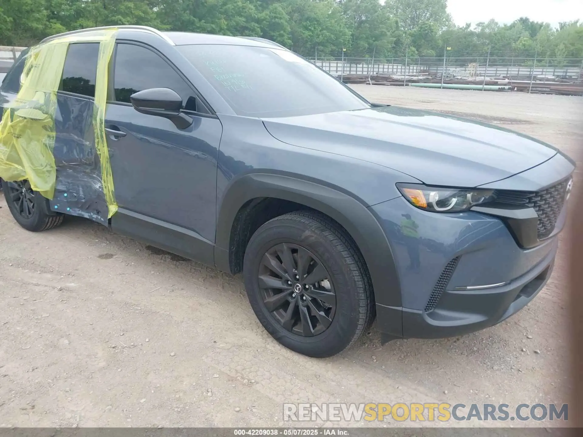 1 Photograph of a damaged car 7MMVABDMXSN316300 MAZDA CX-50 2025