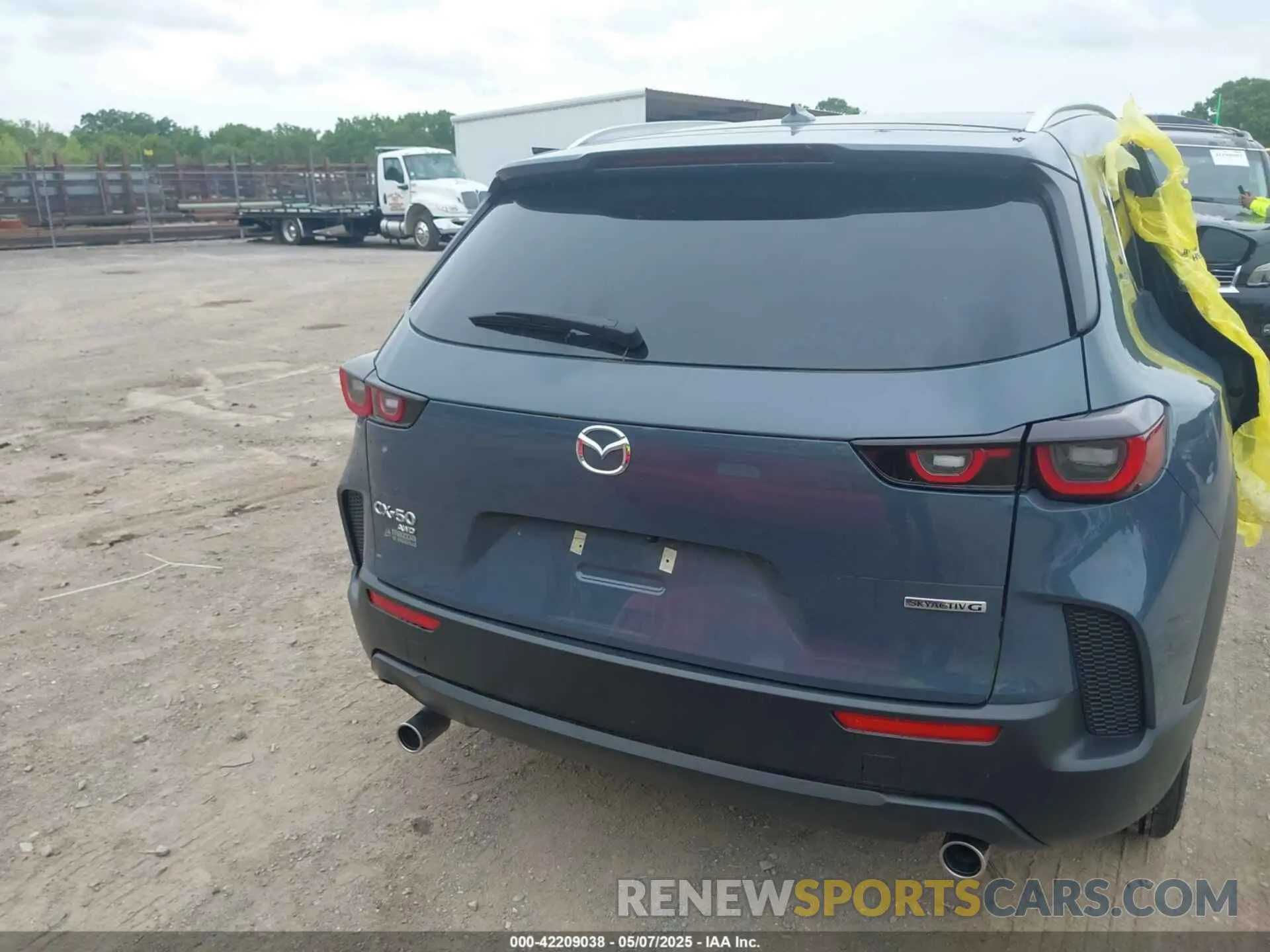 16 Photograph of a damaged car 7MMVABDMXSN316300 MAZDA CX-50 2025