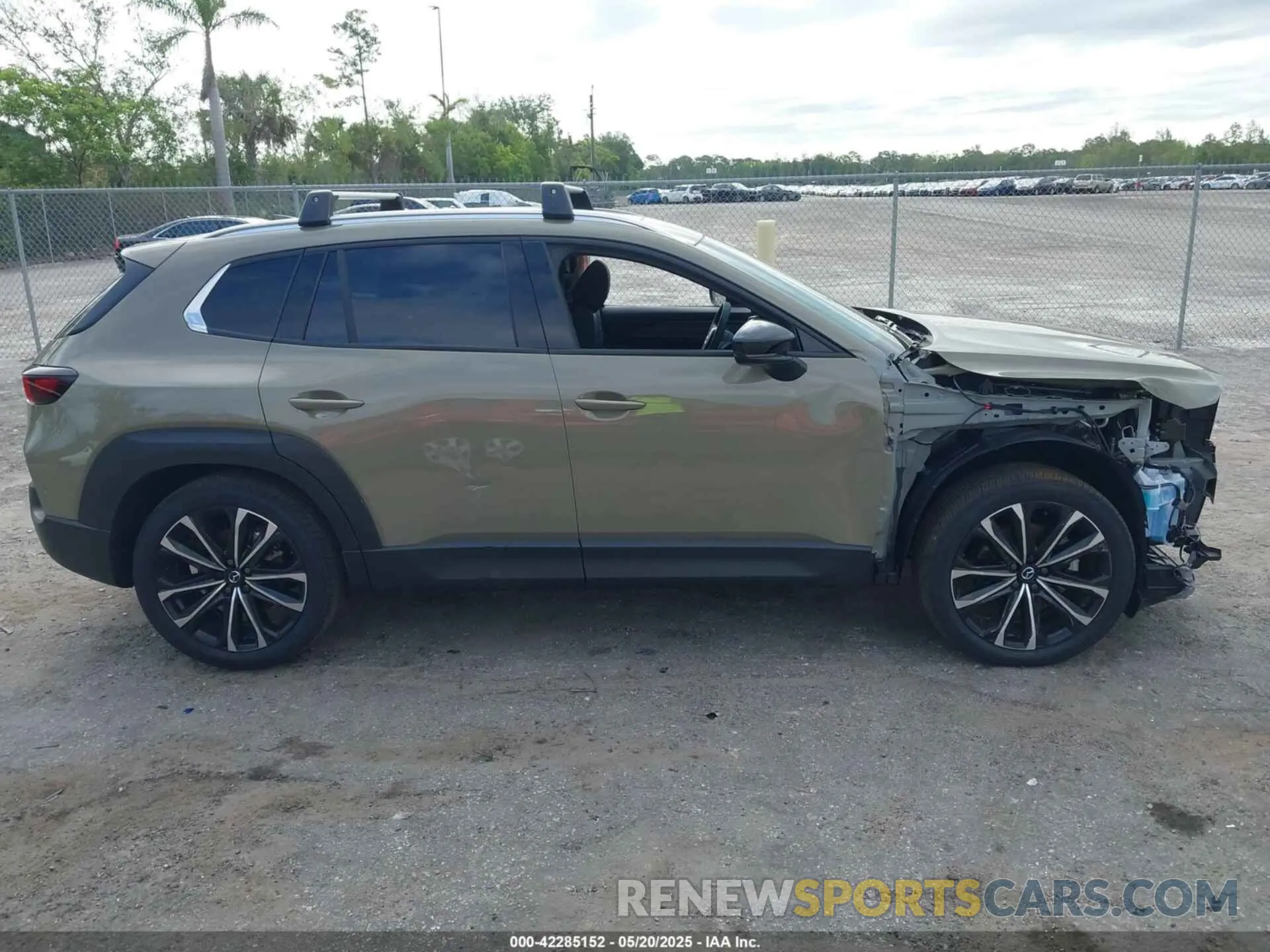14 Photograph of a damaged car 7MMVABDY3SN325066 MAZDA CX-50 2025