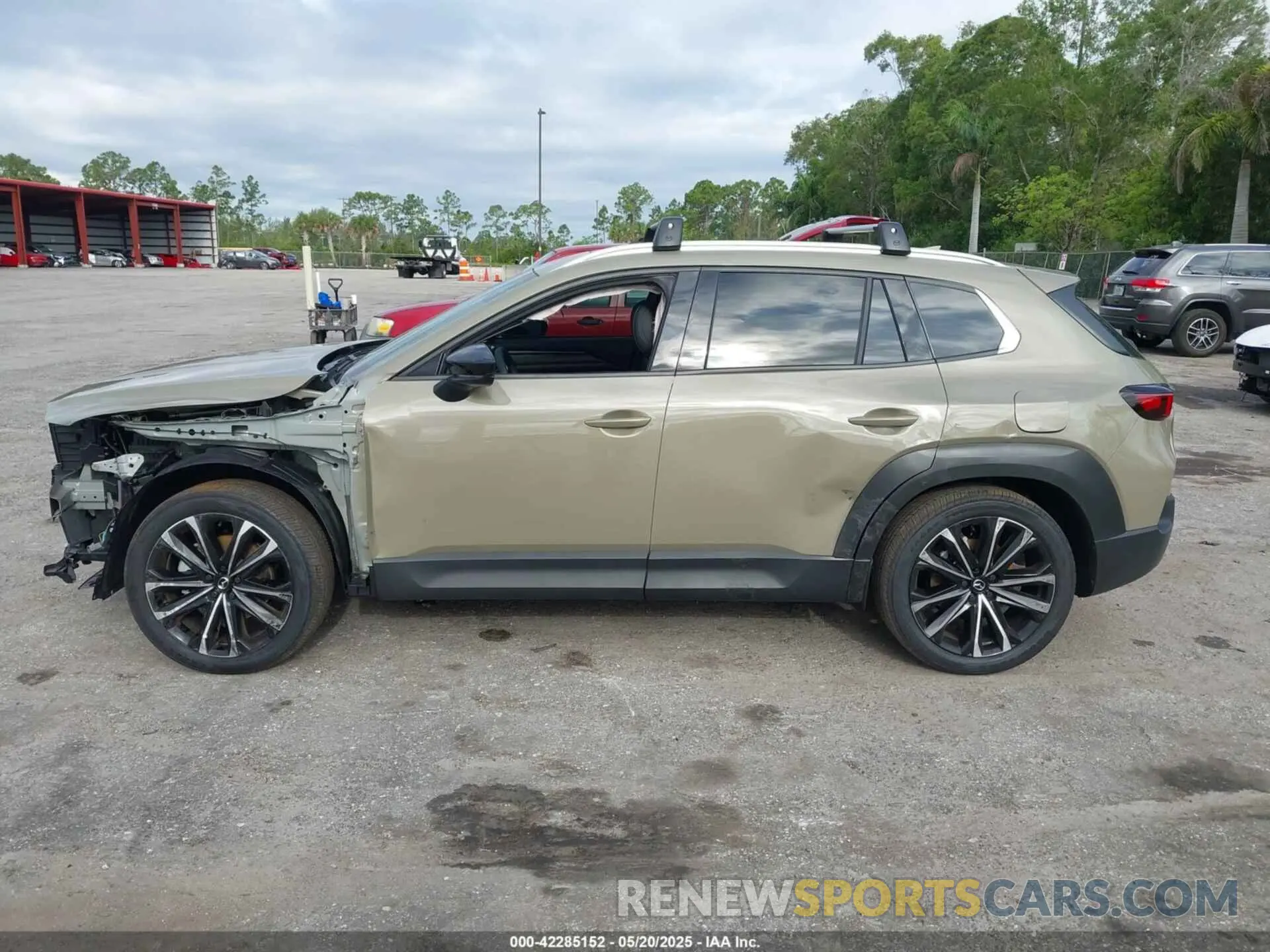 15 Photograph of a damaged car 7MMVABDY3SN325066 MAZDA CX-50 2025