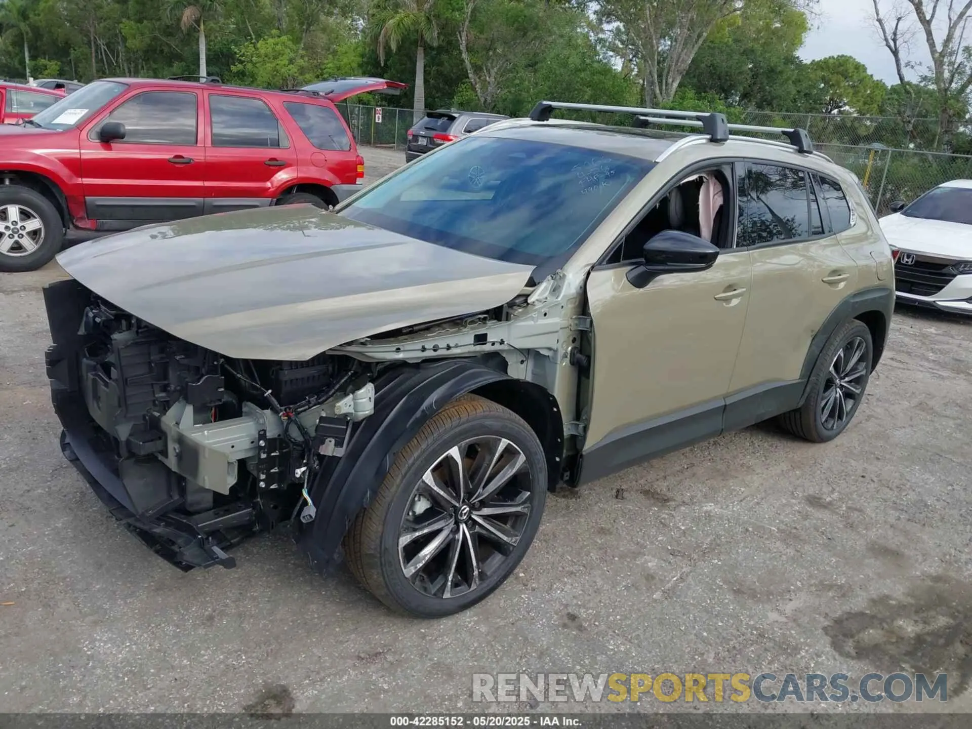 2 Photograph of a damaged car 7MMVABDY3SN325066 MAZDA CX-50 2025