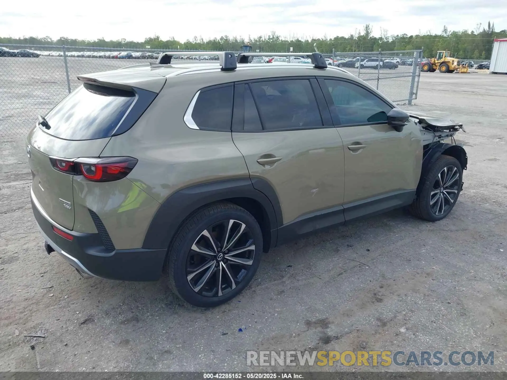 4 Photograph of a damaged car 7MMVABDY3SN325066 MAZDA CX-50 2025