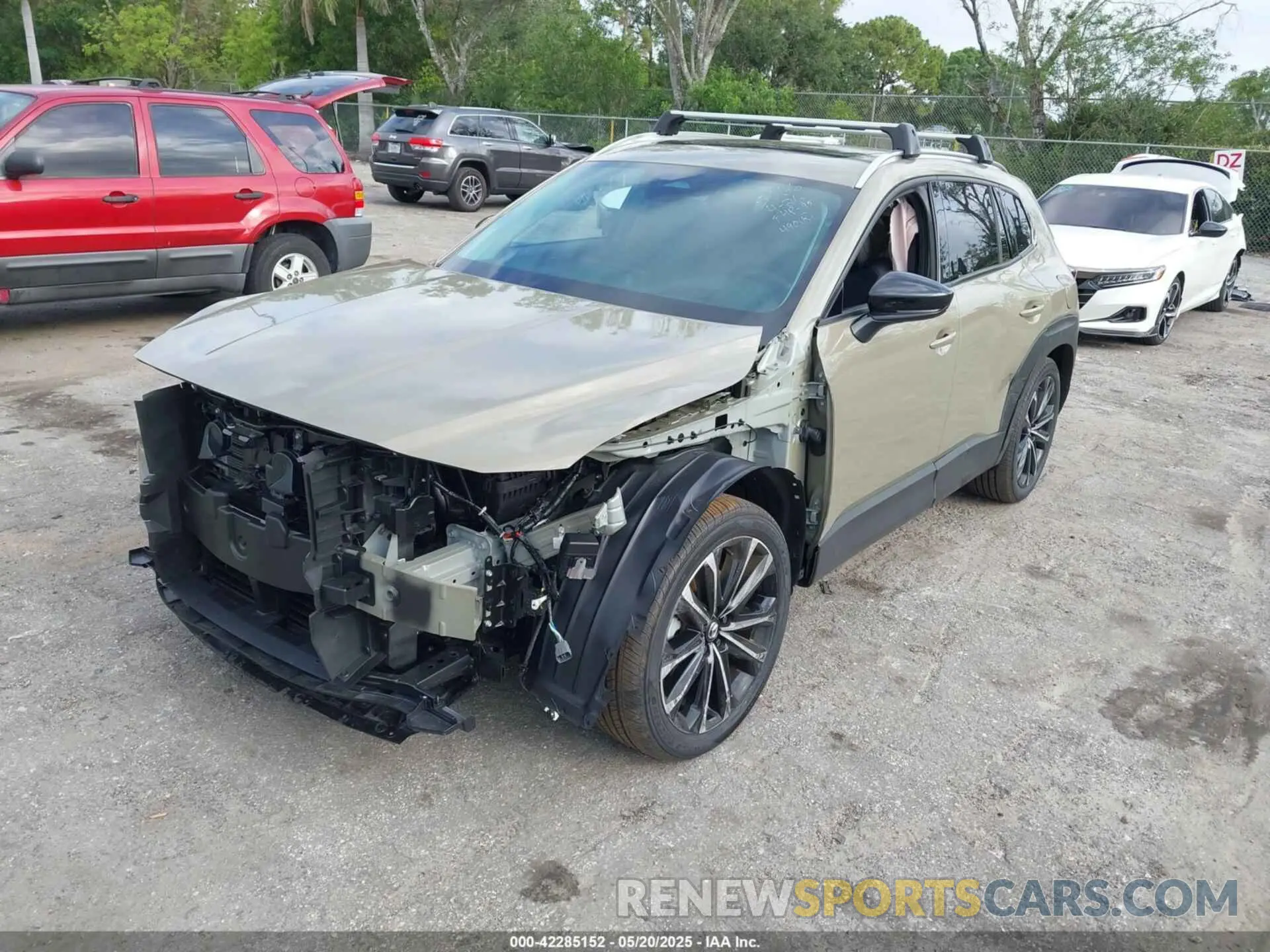 6 Photograph of a damaged car 7MMVABDY3SN325066 MAZDA CX-50 2025