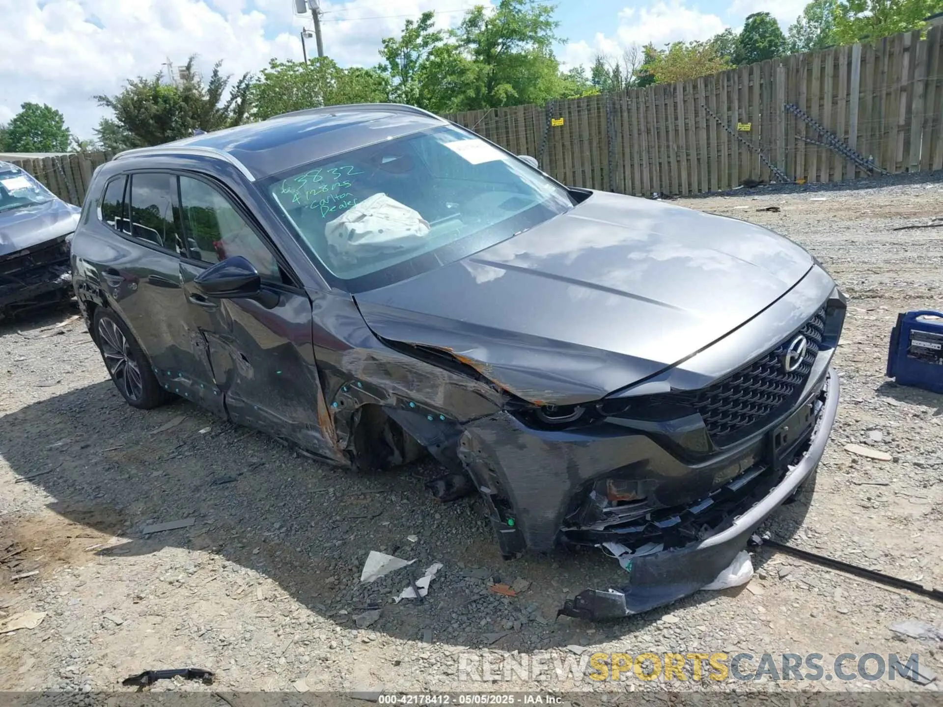 1 Photograph of a damaged car 7MMVABEM5SN318292 MAZDA CX-50 2025
